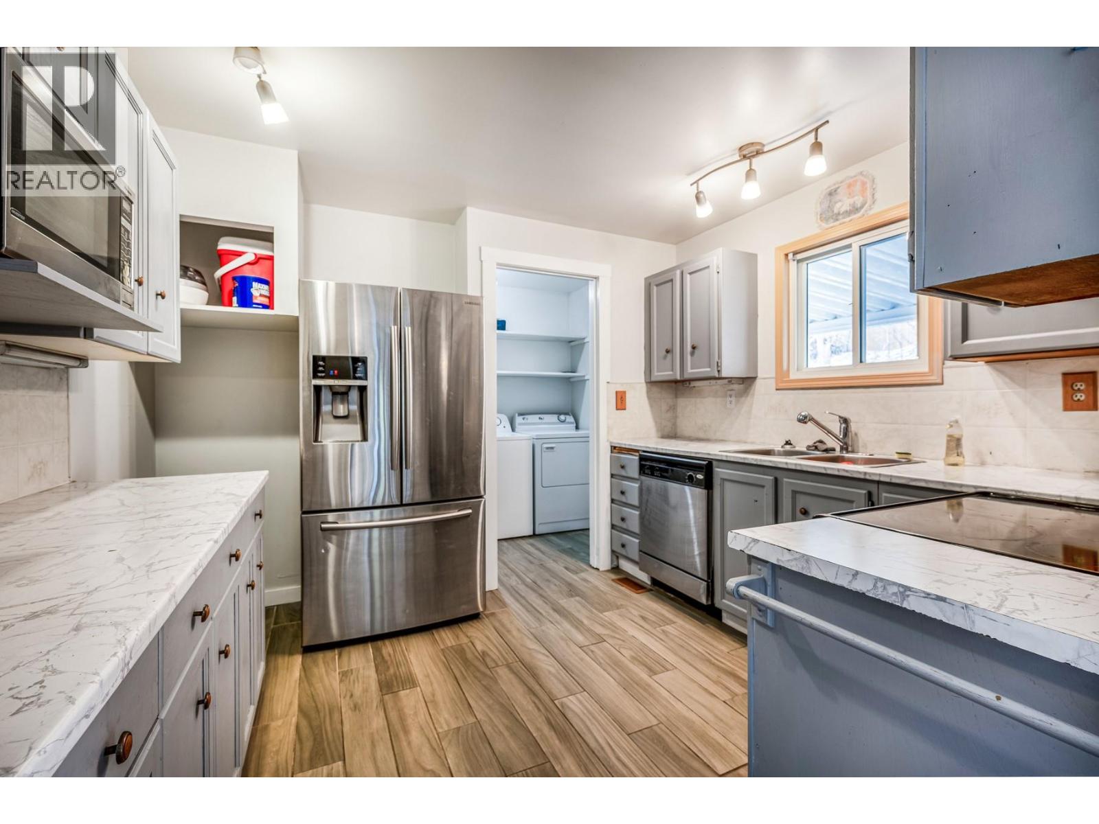 494 Killarney Way