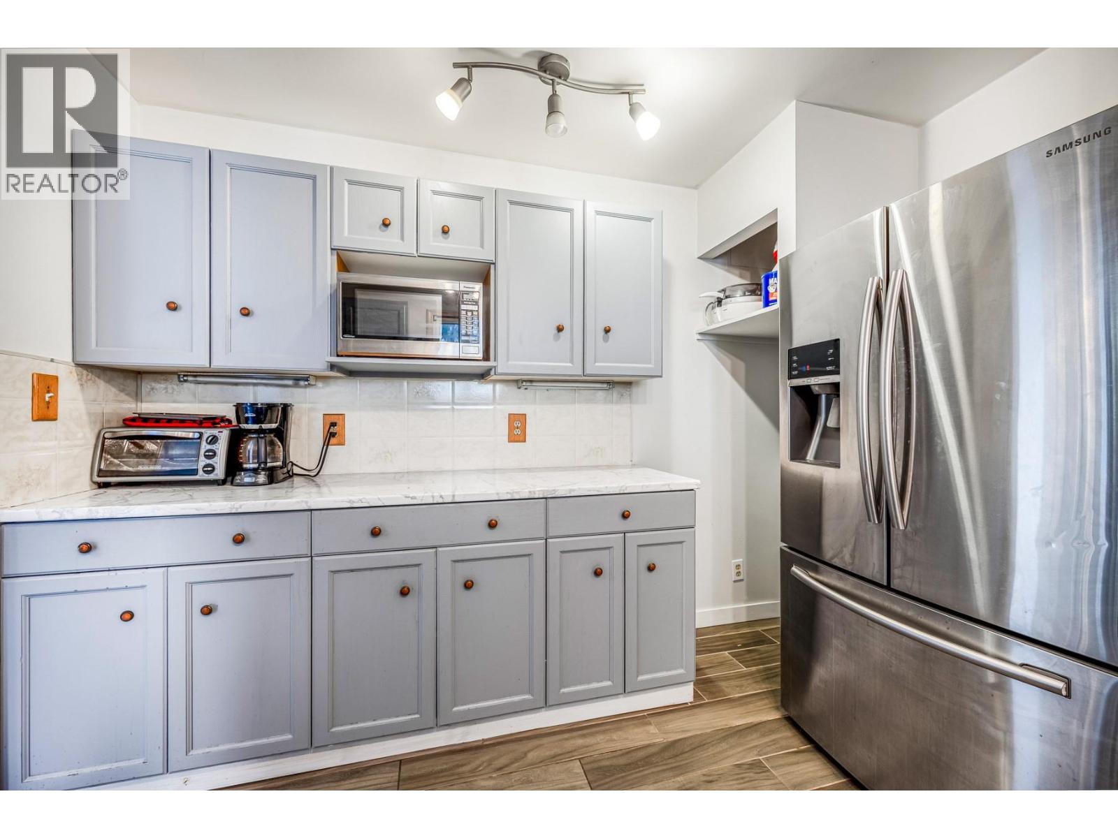 494 Killarney Way