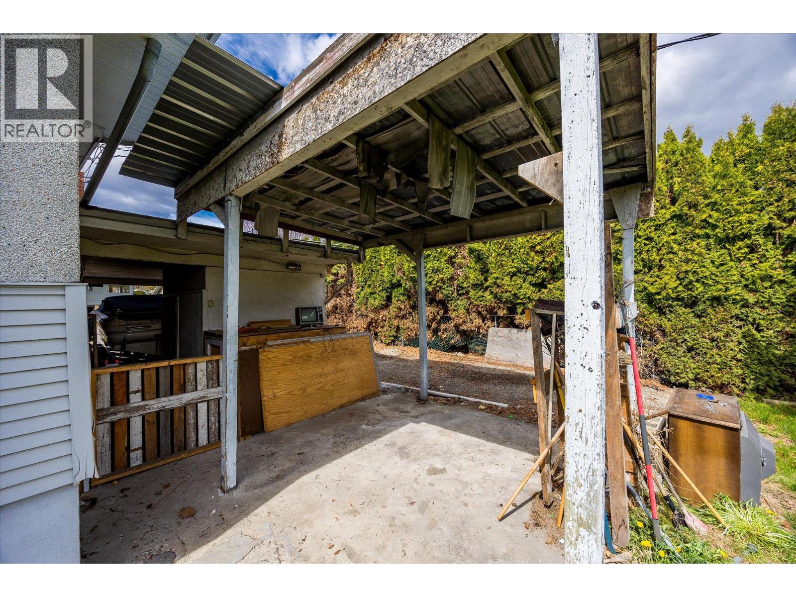 945 Kennedy Street