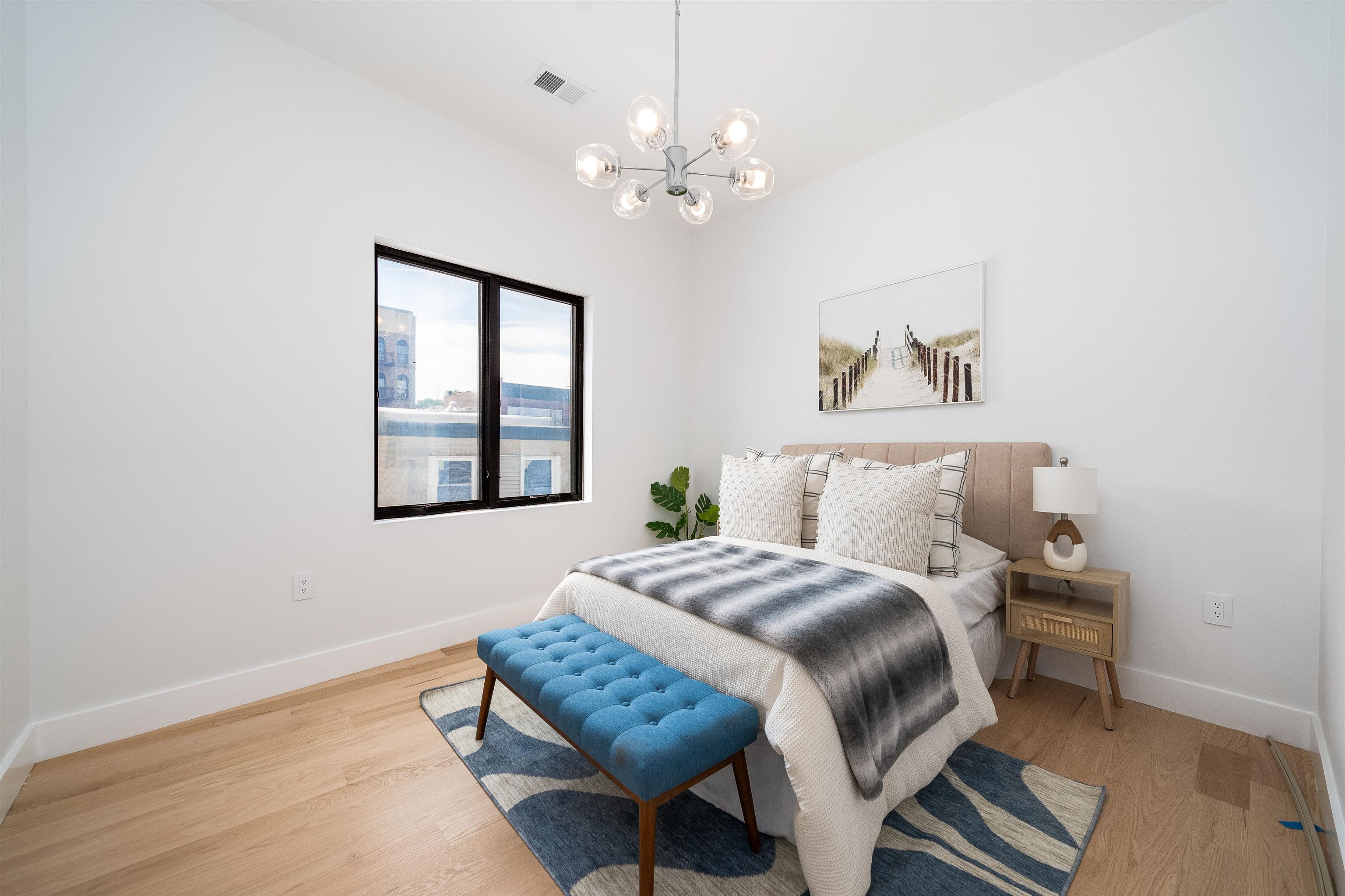 70 GARDNER AVE Unit: 2