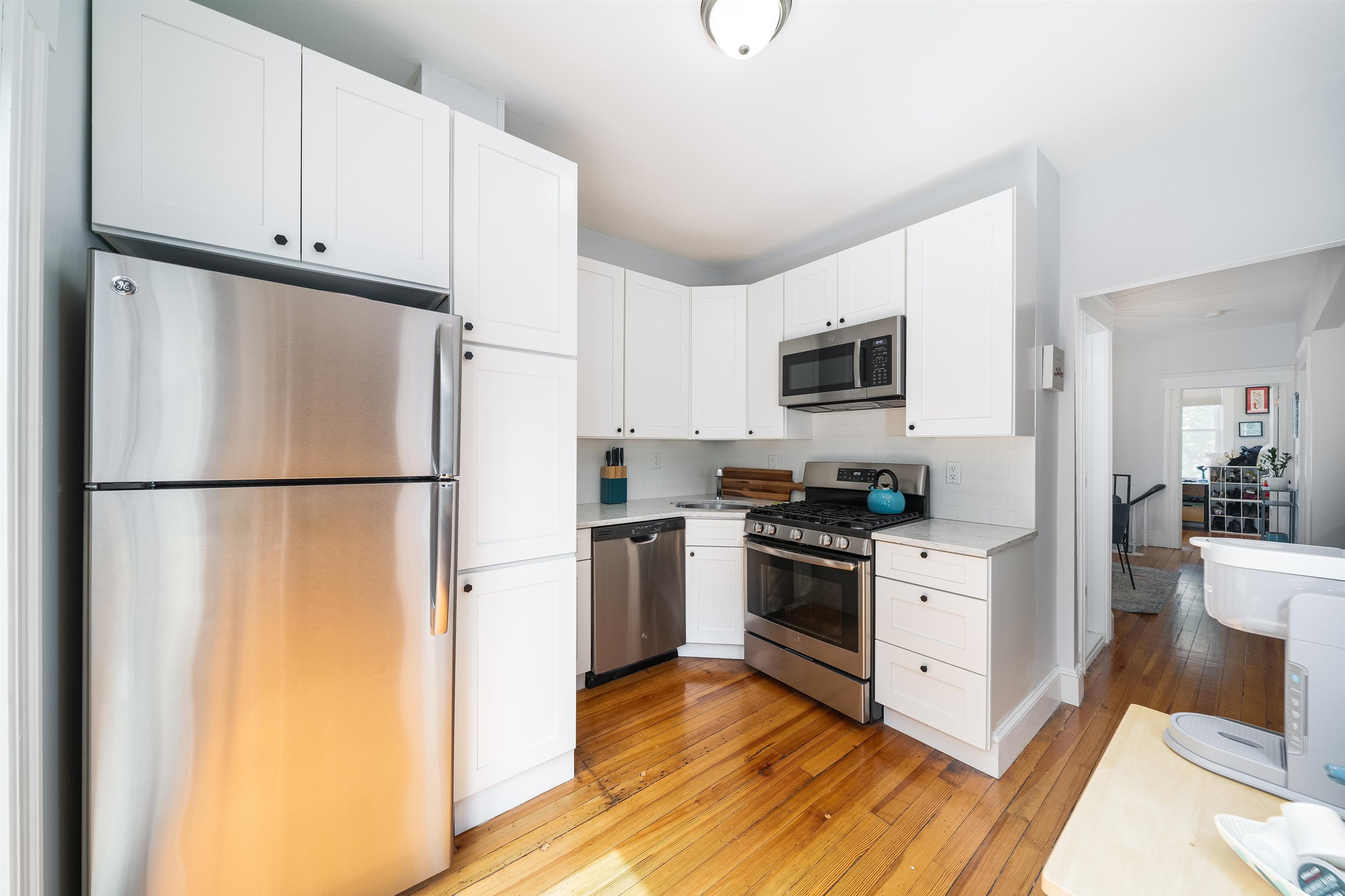 34 ROMAINE AVE Unit: 2