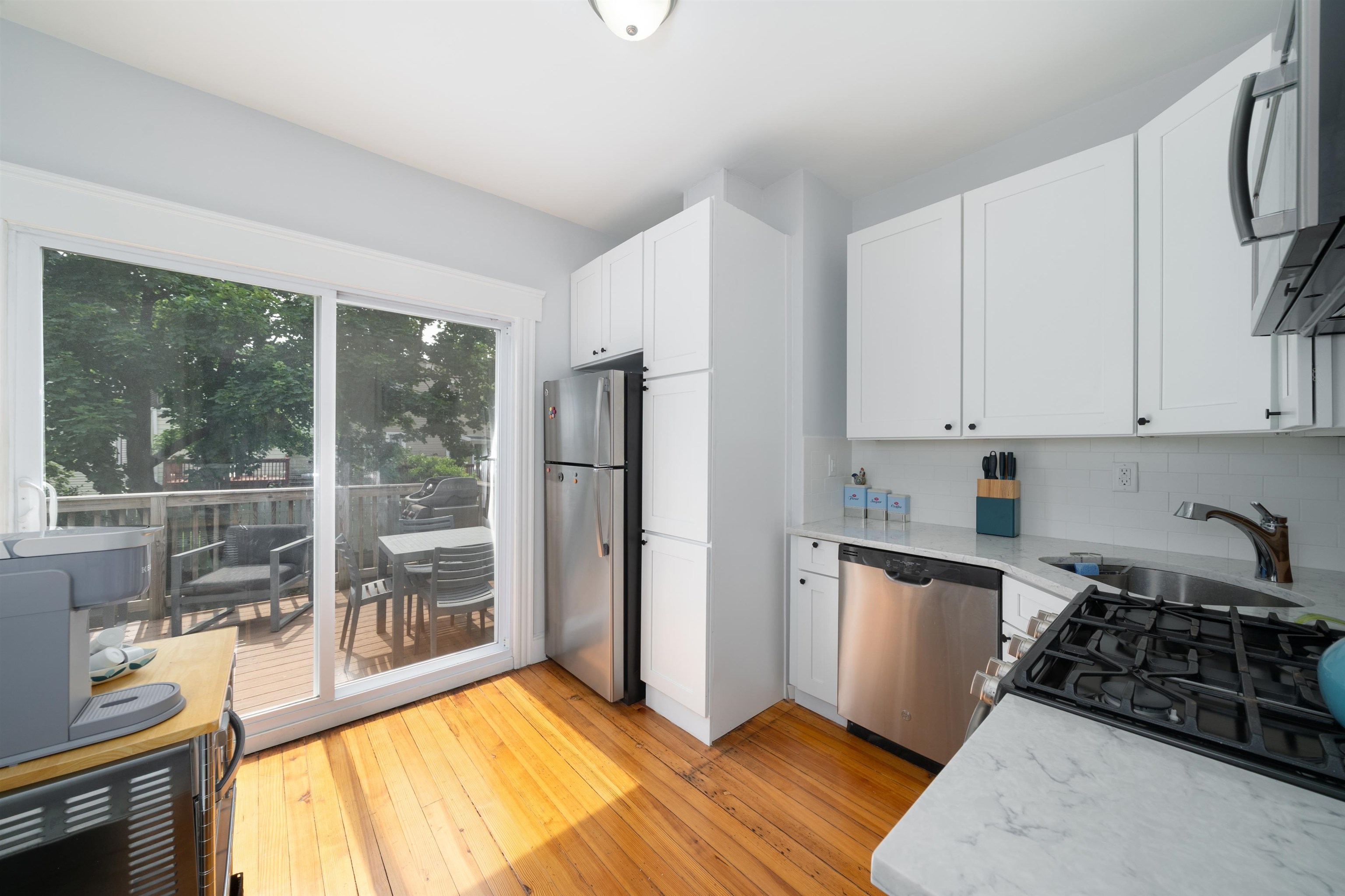 34 ROMAINE AVE Unit: 2
