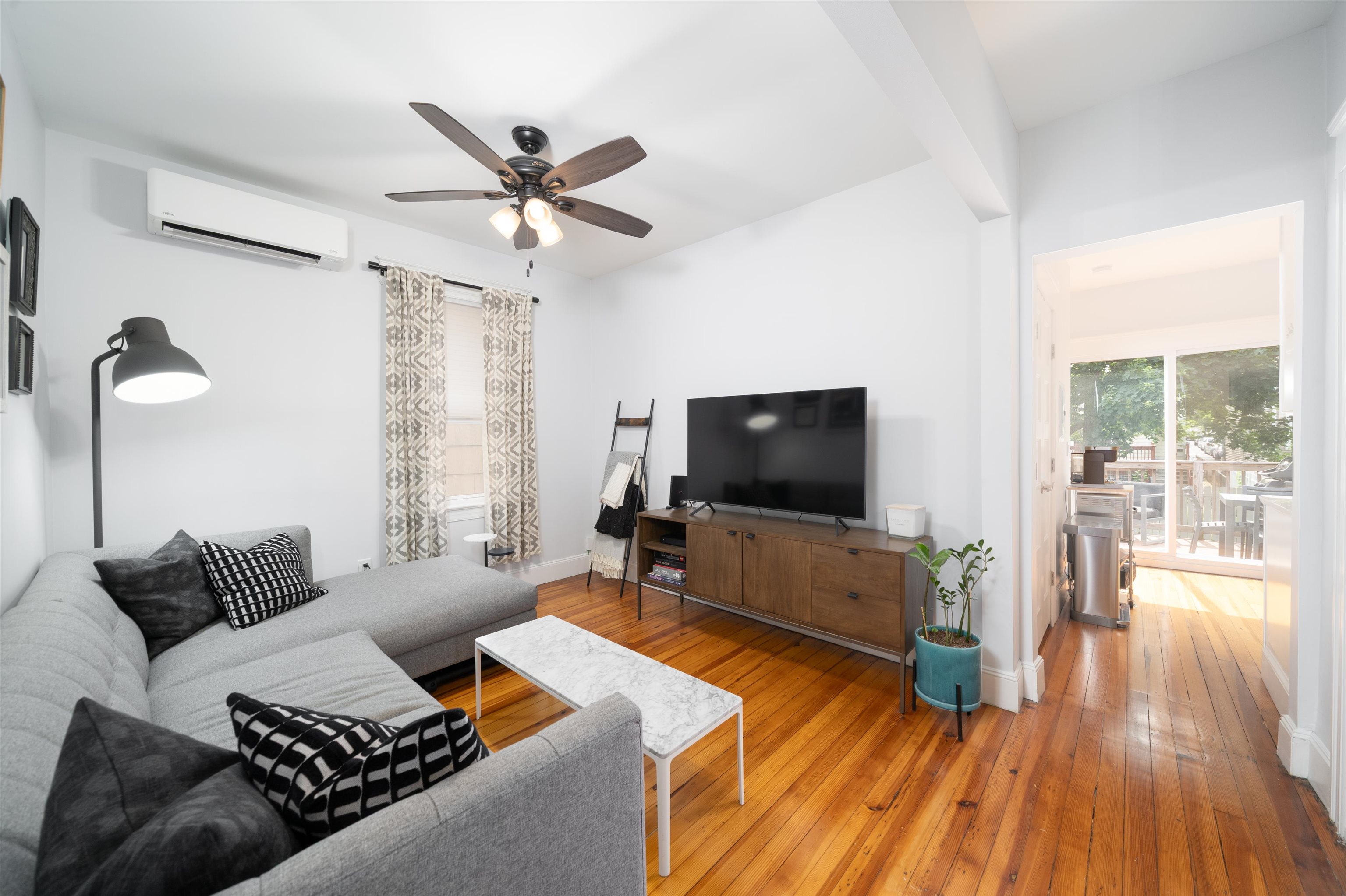 34 ROMAINE AVE Unit: 2