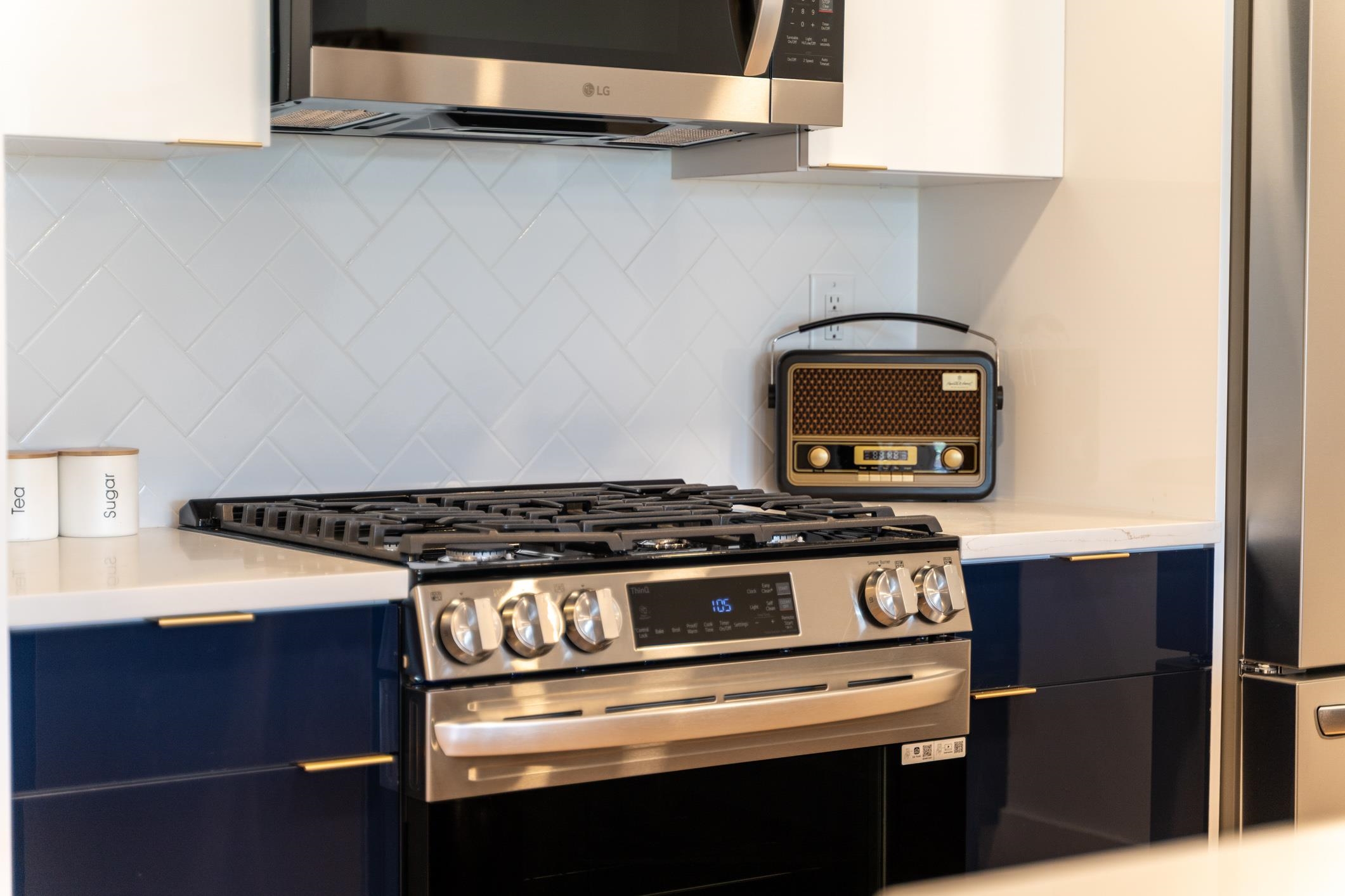 184 CENTRAL AVE Unit: 2