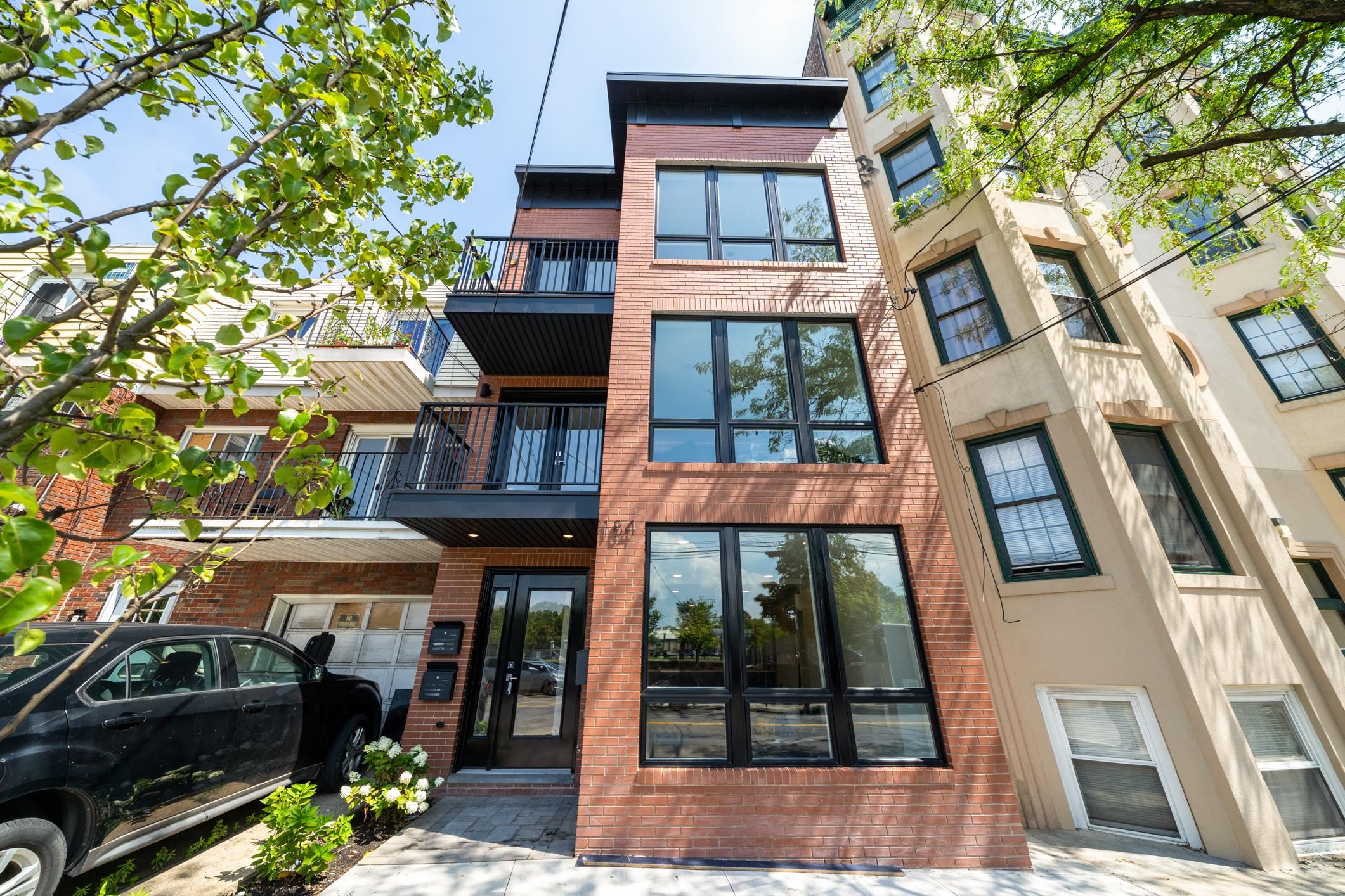 184 CENTRAL AVE Unit: 2