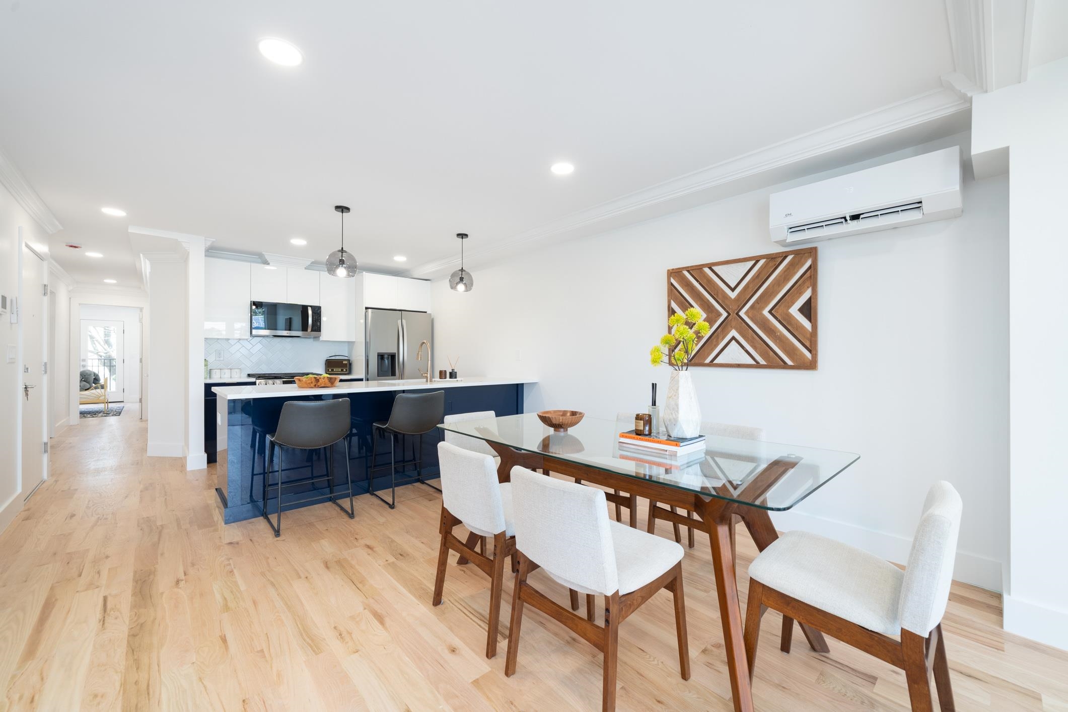 184 CENTRAL AVE Unit: 2