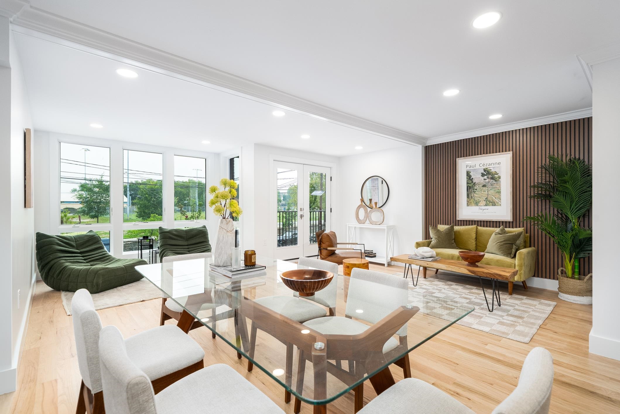 184 CENTRAL AVE Unit: 2