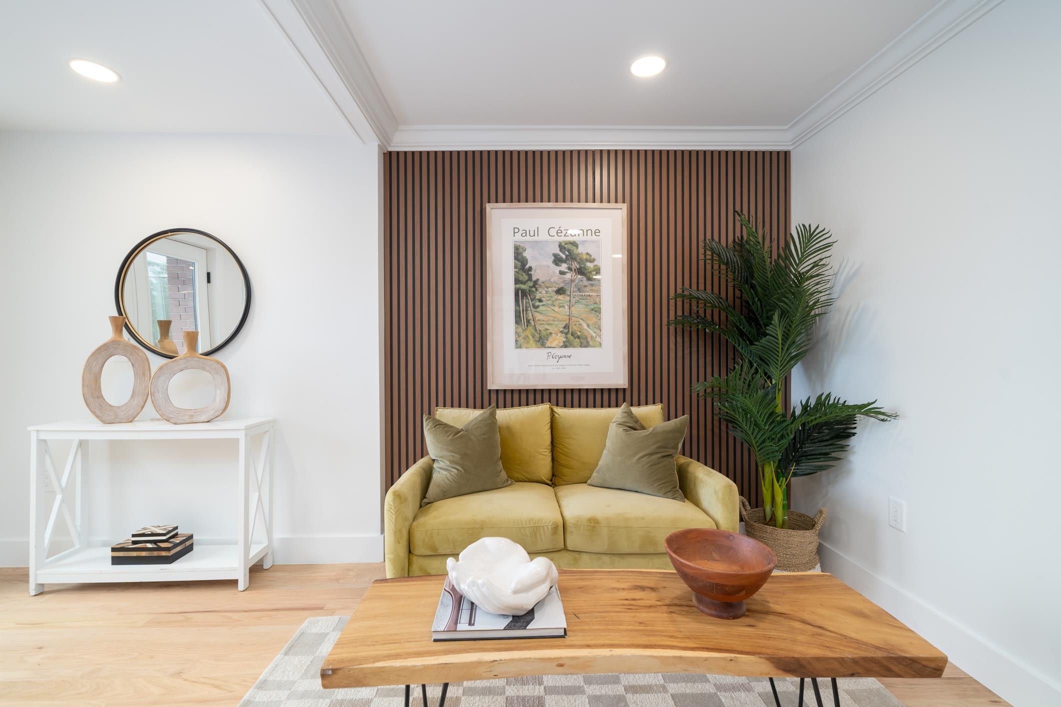 184 CENTRAL AVE Unit: 2