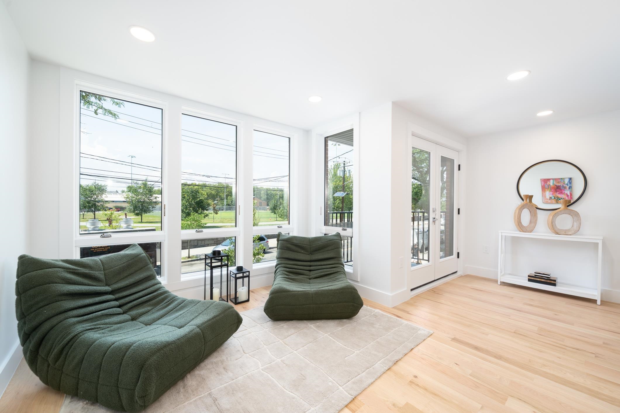 184 CENTRAL AVE Unit: 2