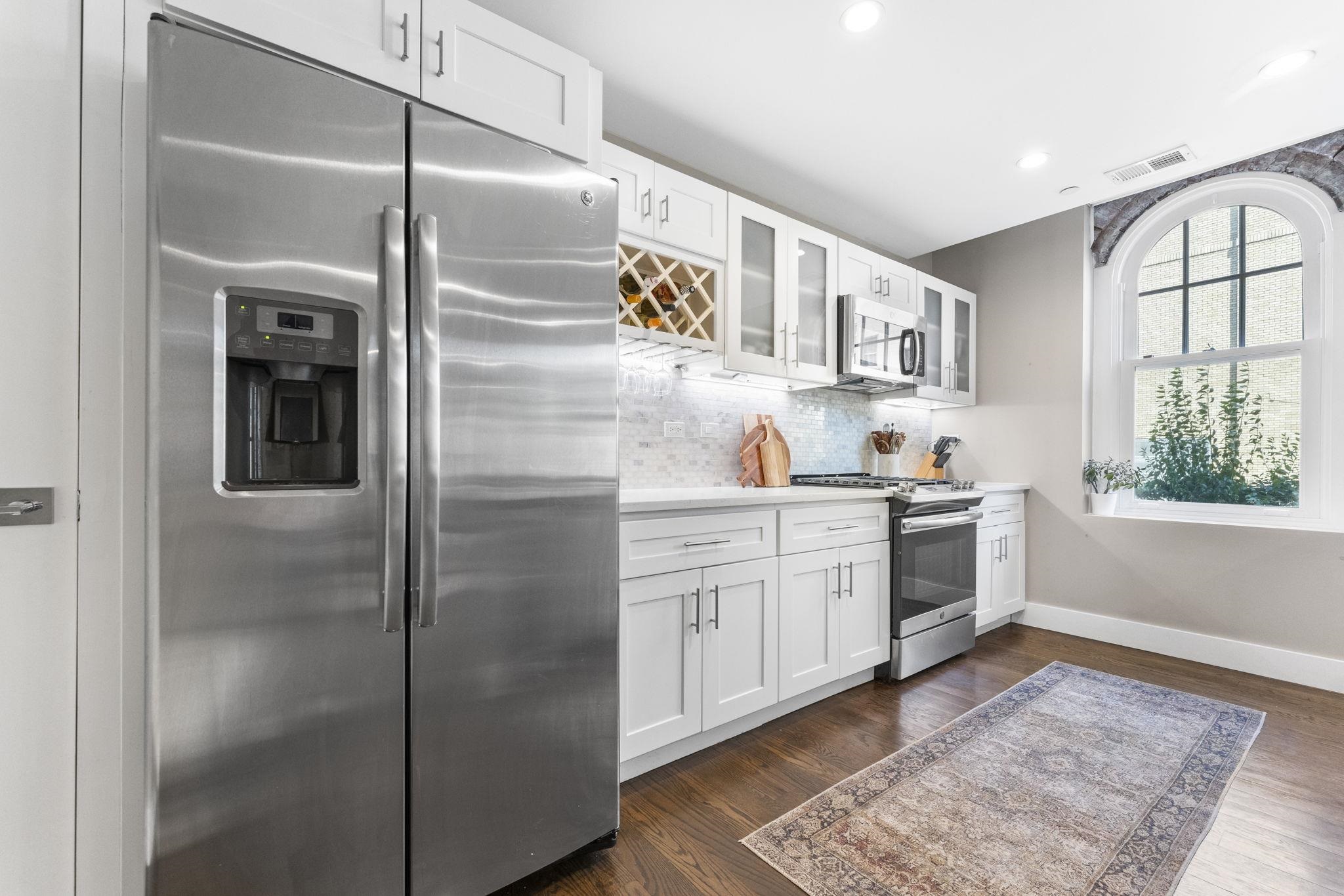 126 DELAWARE AVE Unit: 4