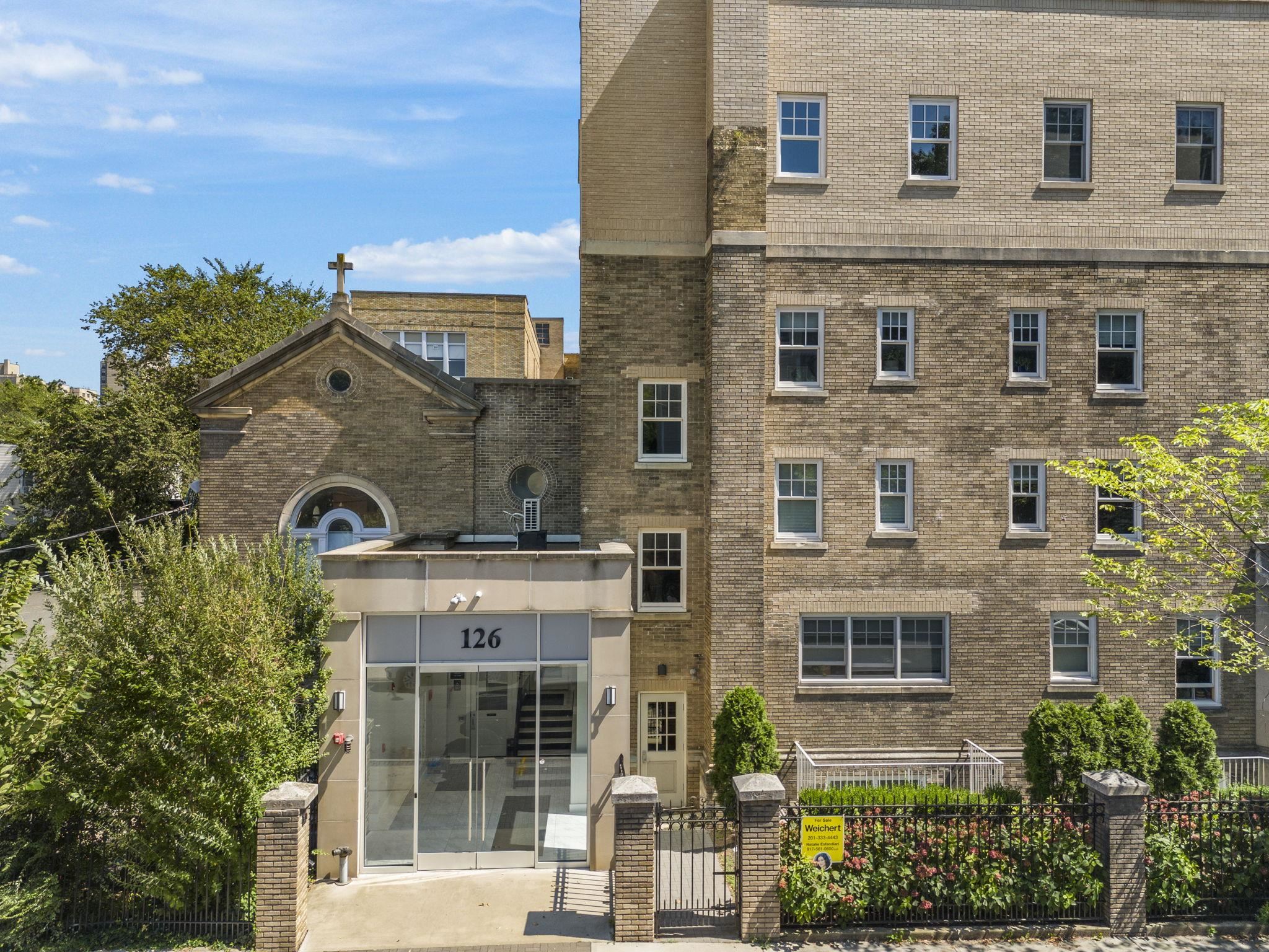126 DELAWARE AVE Unit: 4