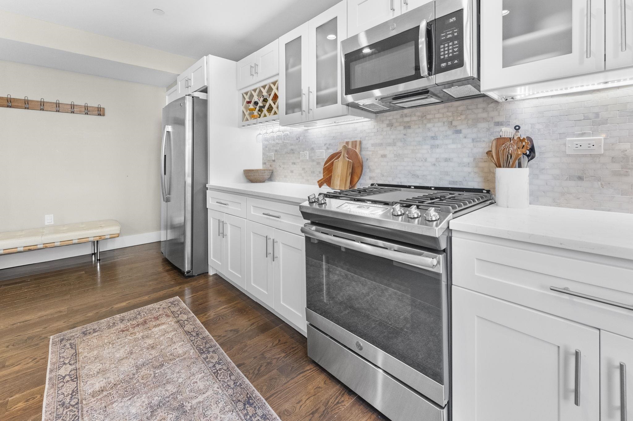 126 DELAWARE AVE Unit: 4
