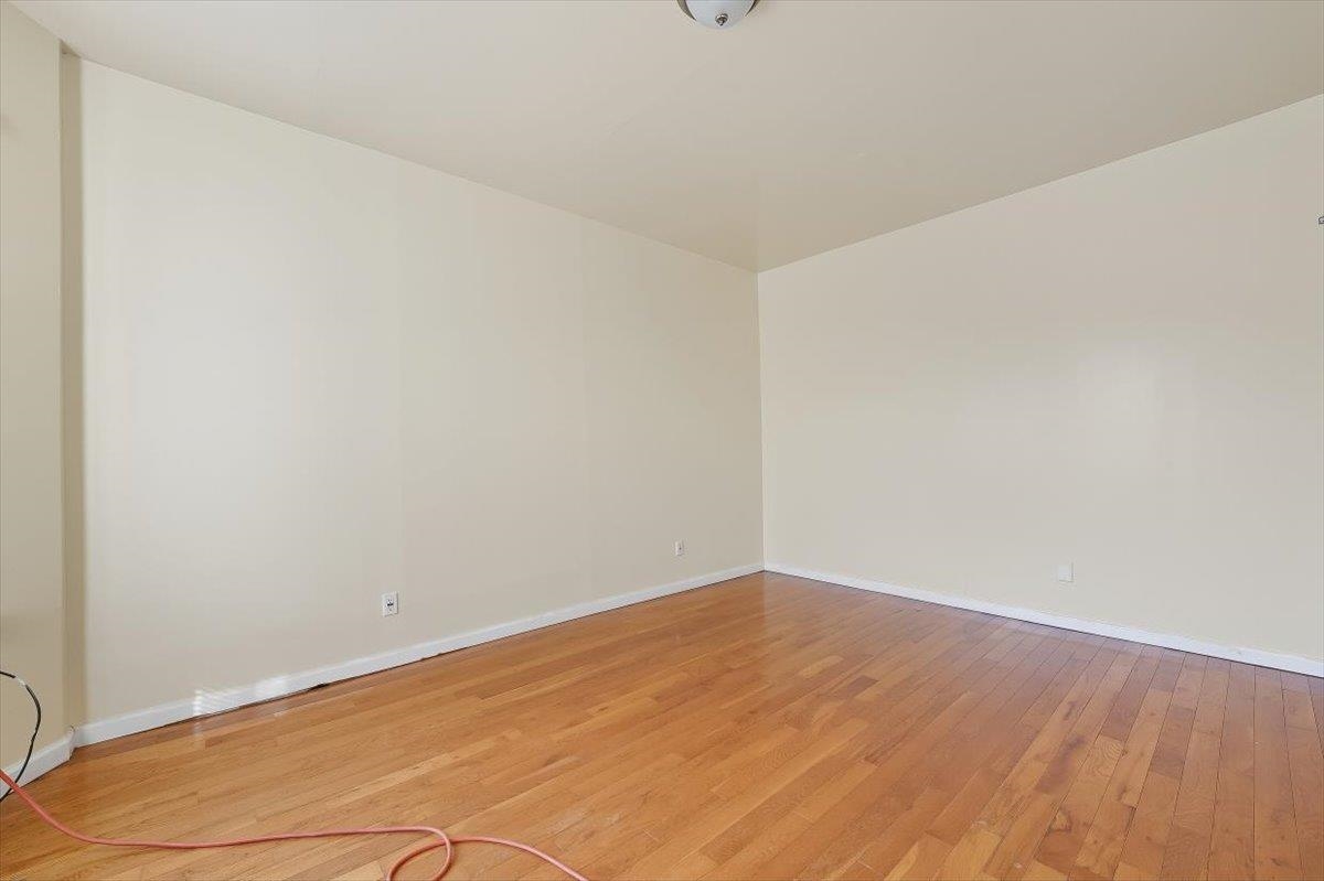 73 WINFIELD AVE Unit: 2