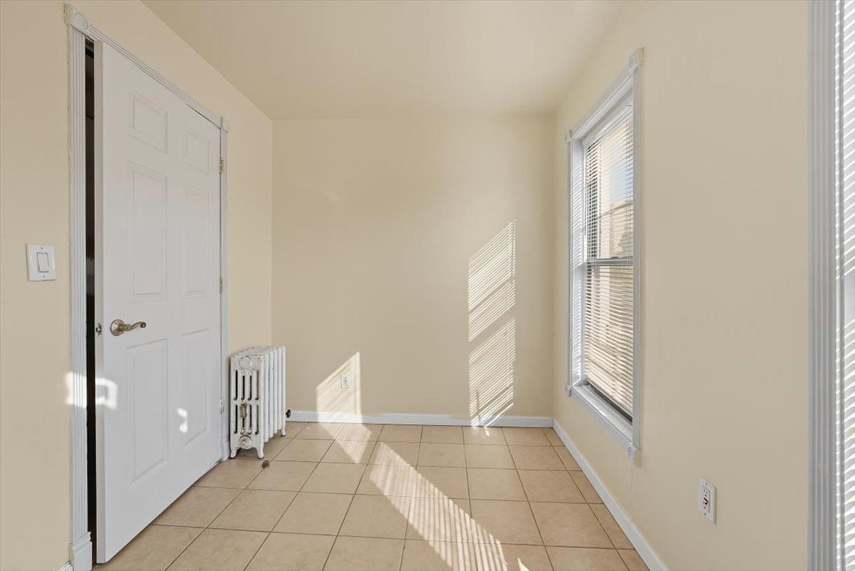 73 WINFIELD AVE Unit: 2