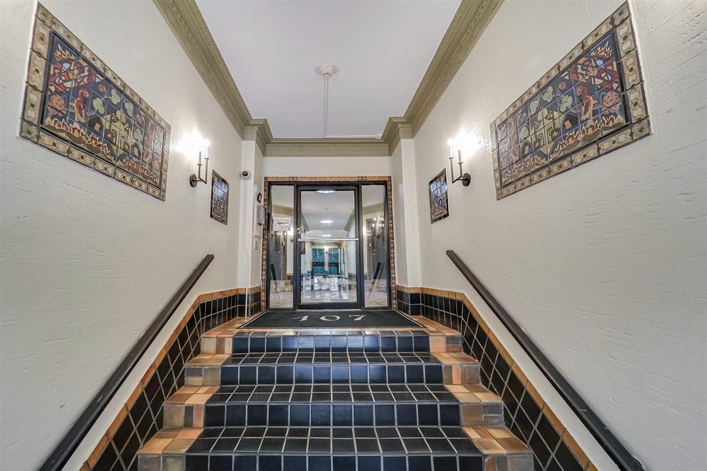 107 KENSINGTON AVE Unit: 504B