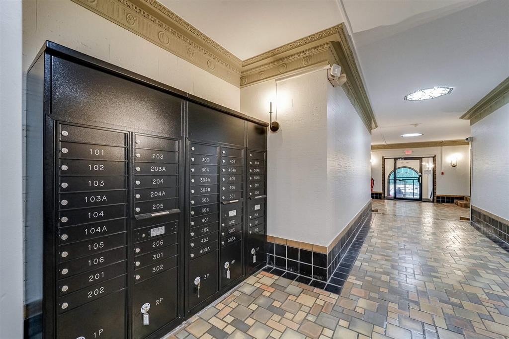 107 KENSINGTON AVE Unit: 504B