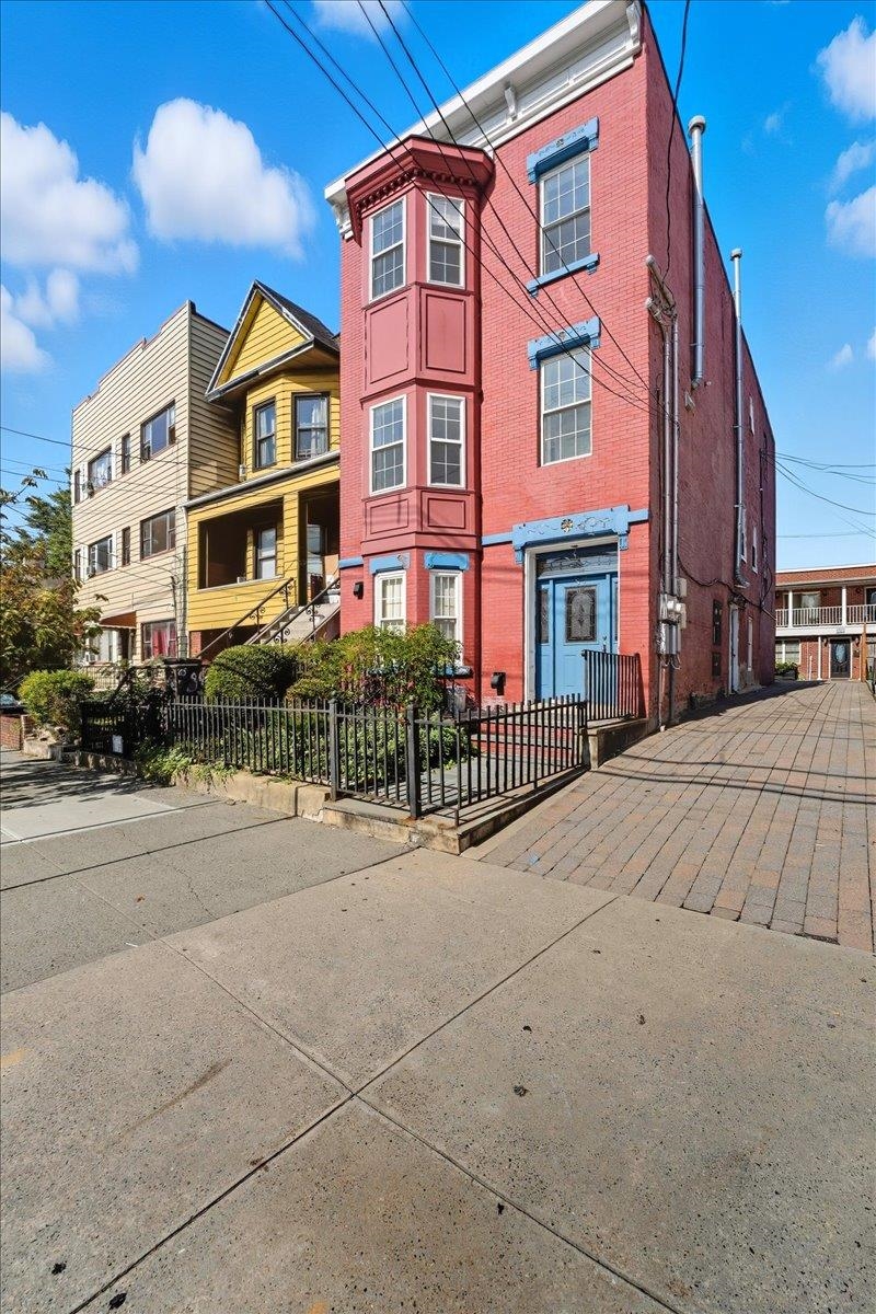 87 PALISADE AVE Unit: 2