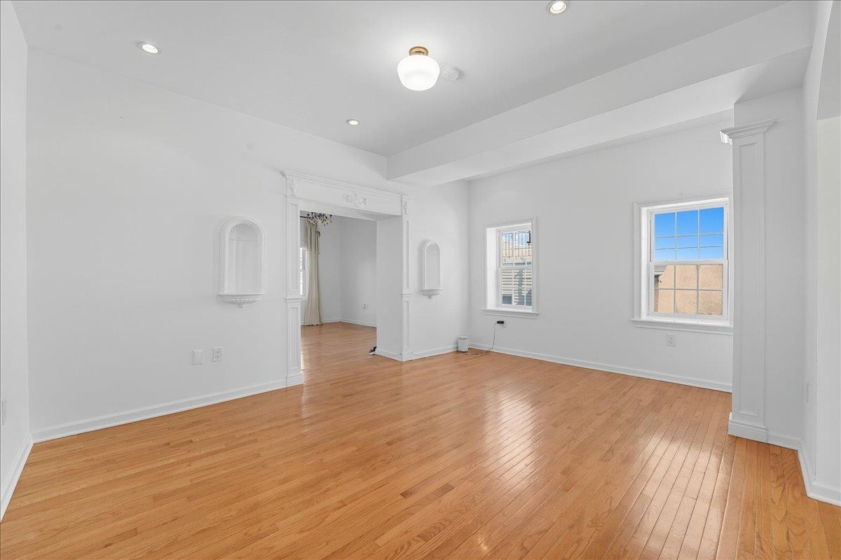 87 PALISADE AVE Unit: 2