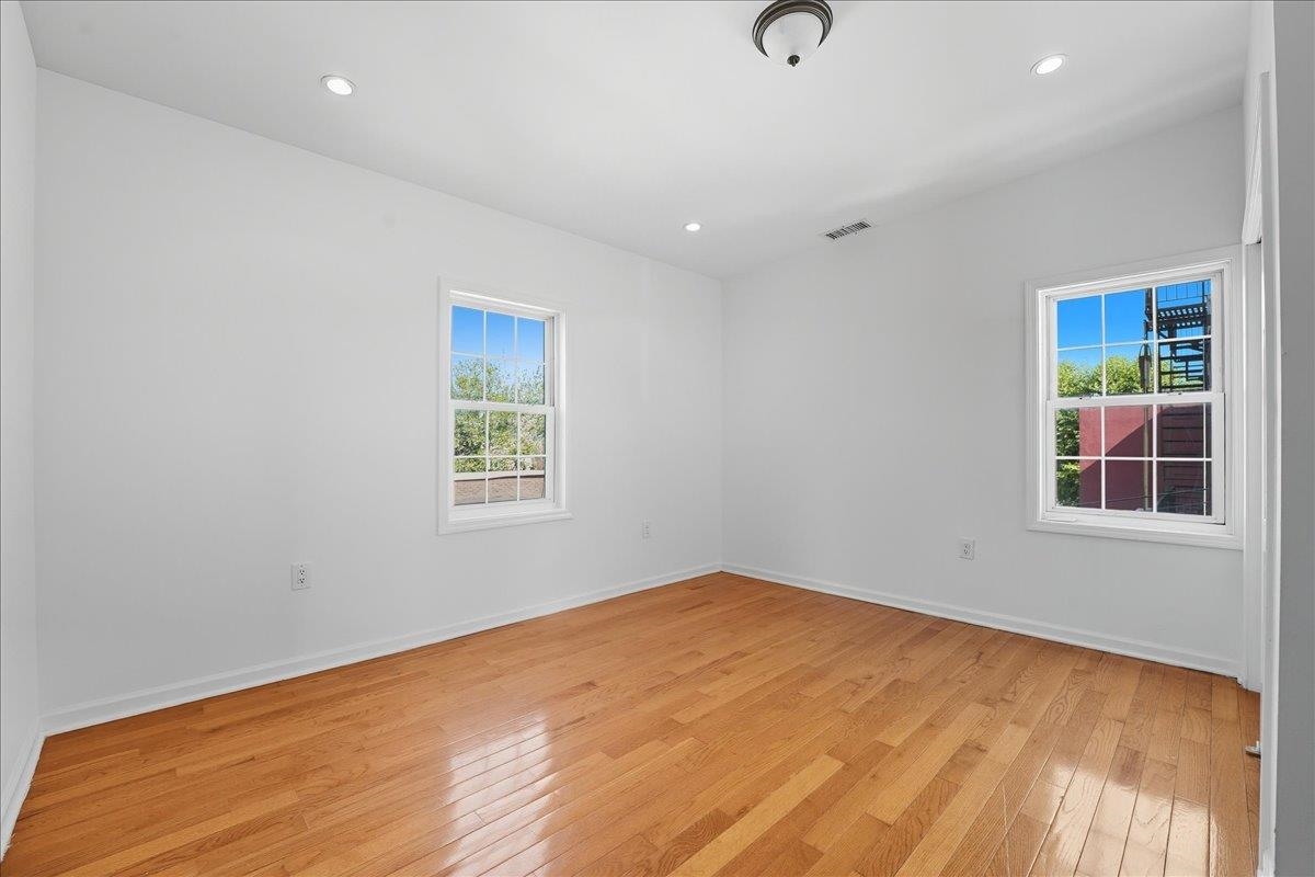 87 PALISADE AVE Unit: 2