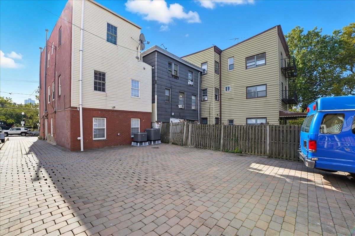 87 PALISADE AVE Unit: 2