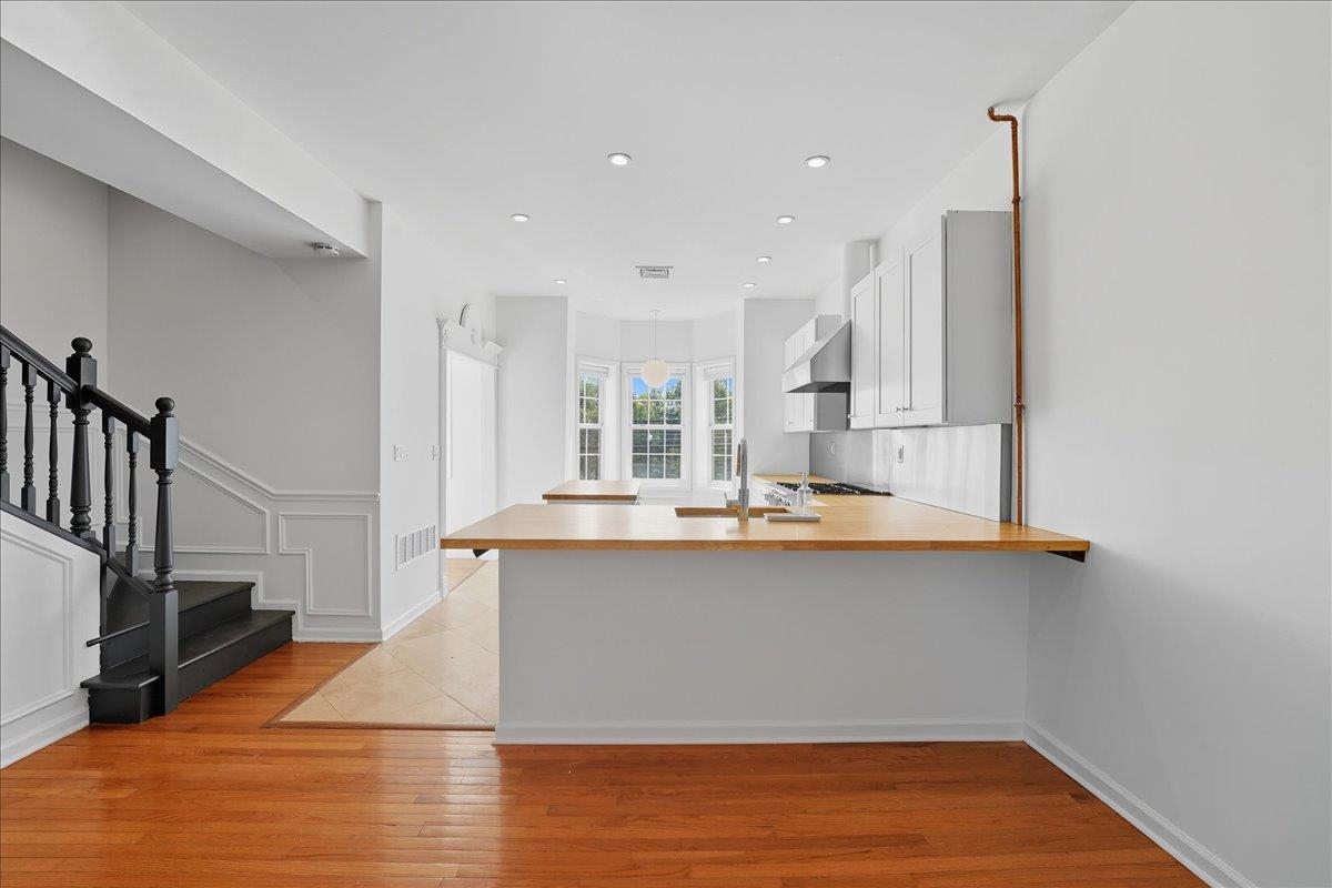 87 PALISADE AVE Unit: 2