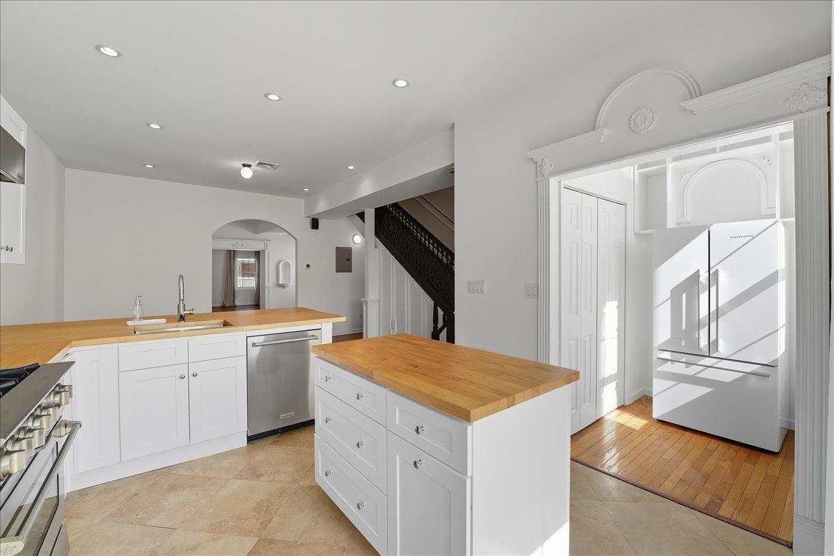87 PALISADE AVE Unit: 2