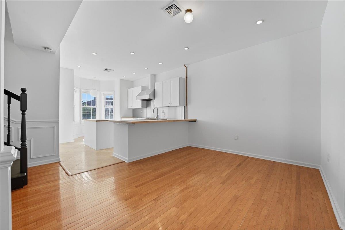 87 PALISADE AVE Unit: 2