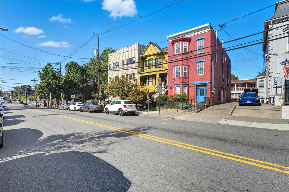 87 PALISADE AVE Unit: 2