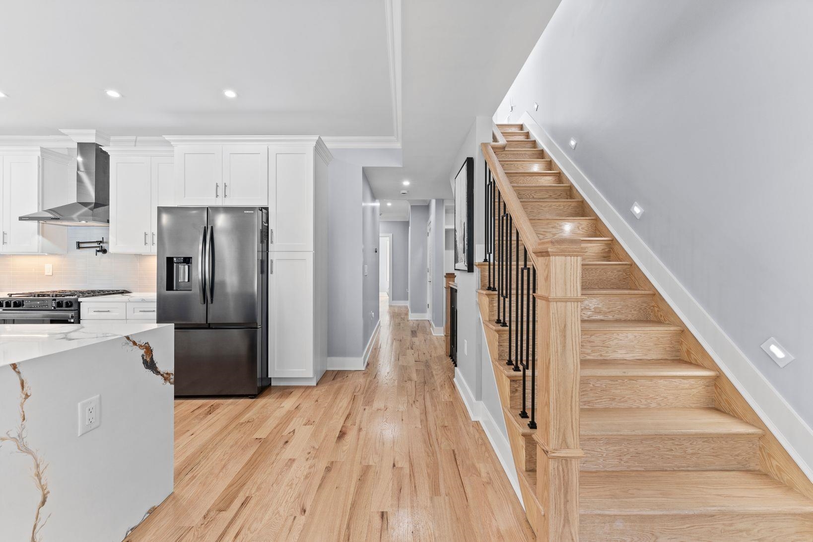 335 VIRGINIA AVE Unit: 2
