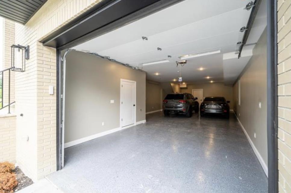 335 VIRGINIA AVE Unit: 2