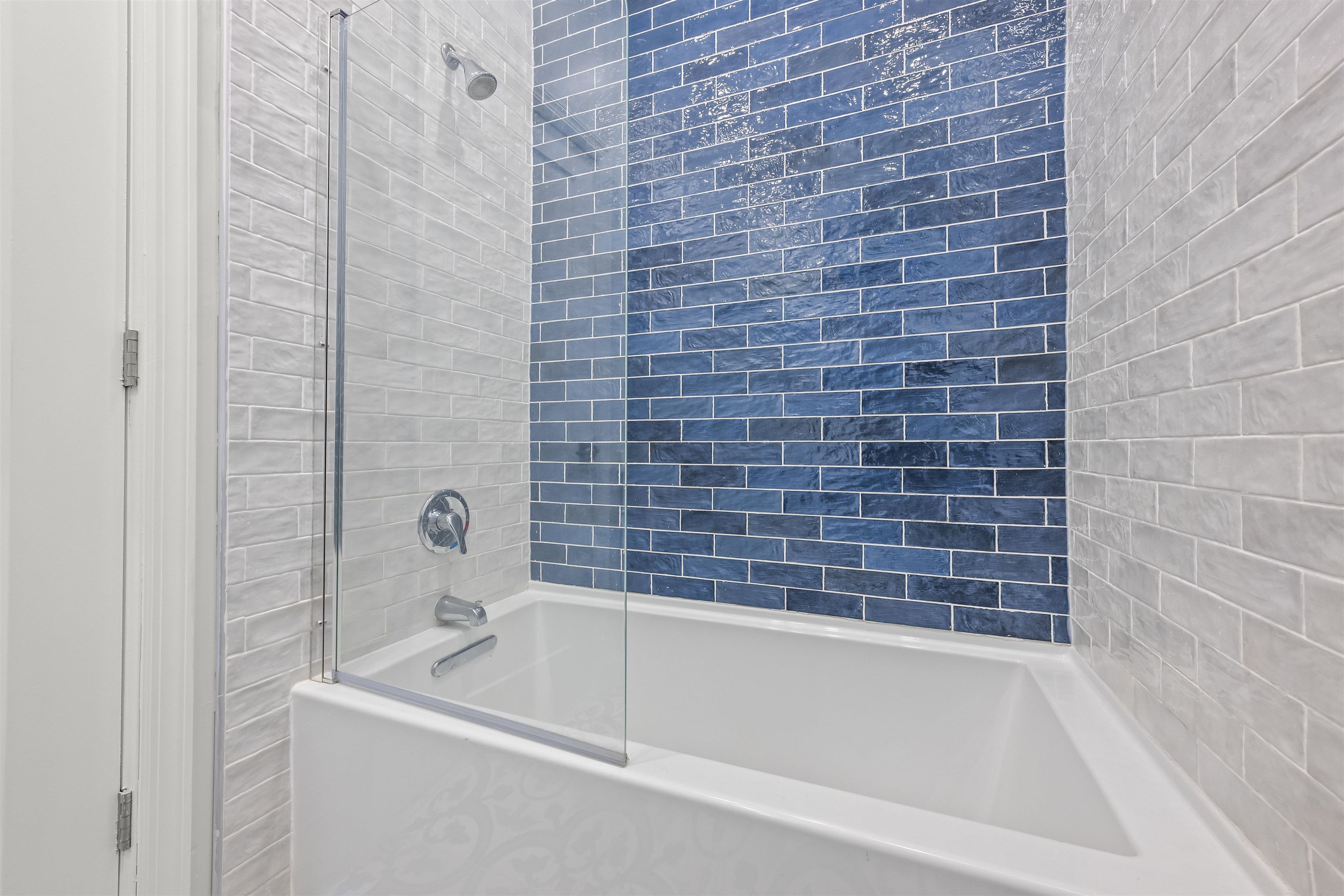 21 CONCORD ST Unit: 2