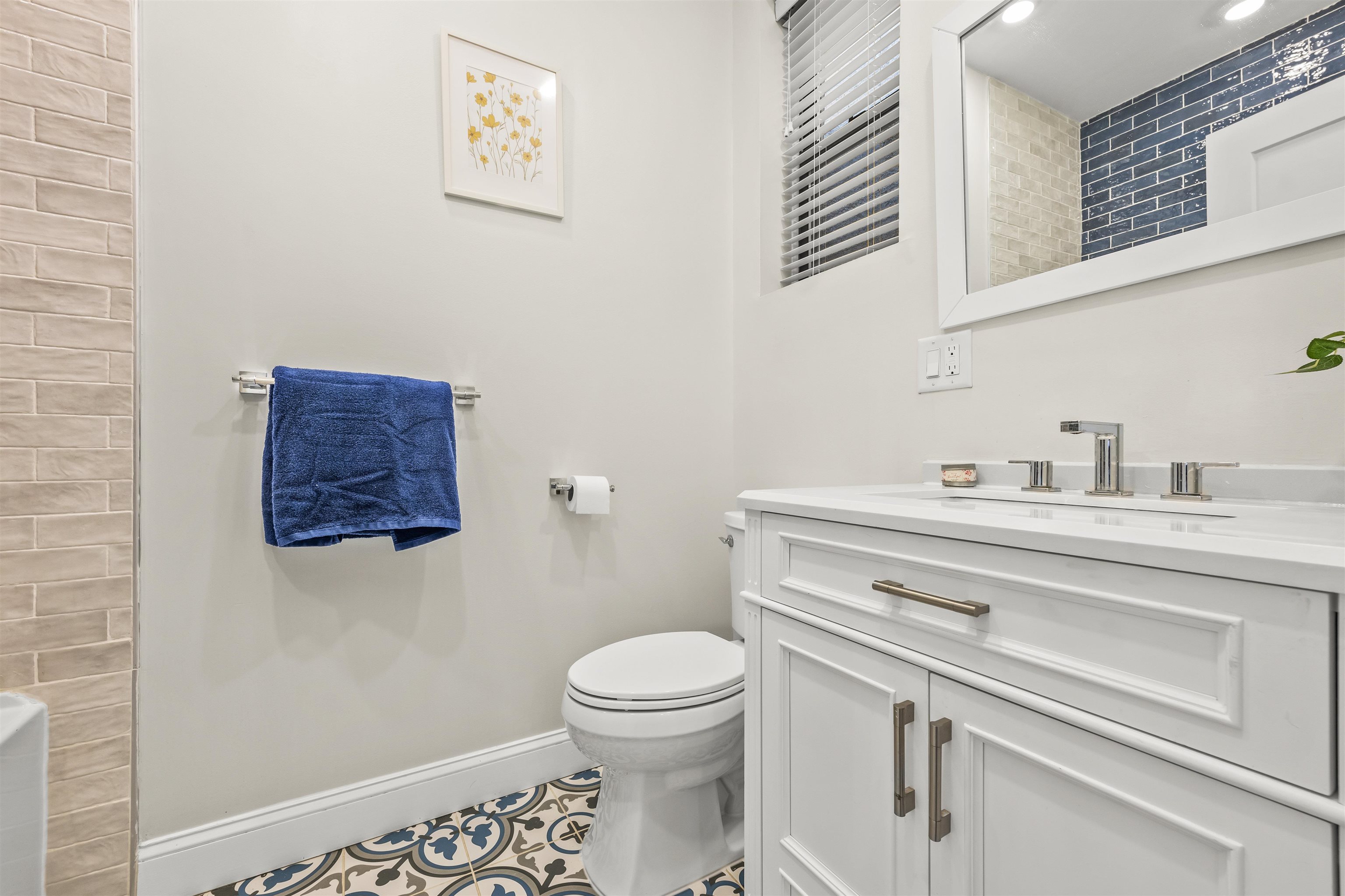 21 CONCORD ST Unit: 2