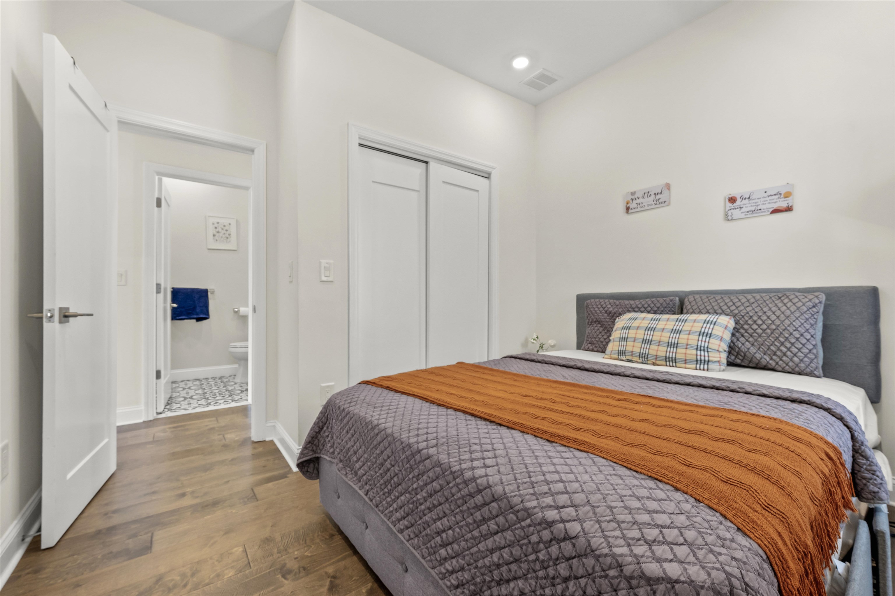 21 CONCORD ST Unit: 2