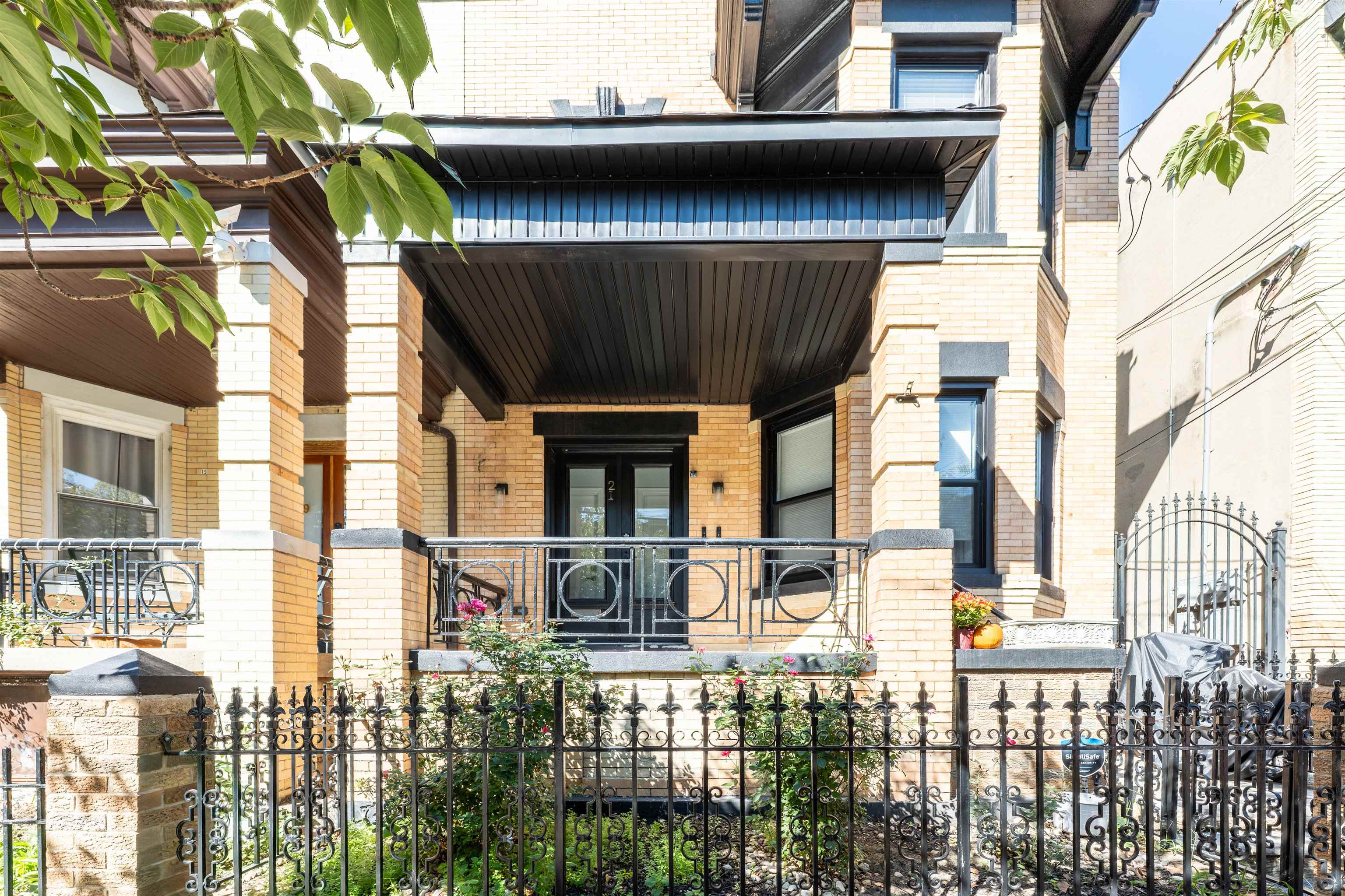 21 CONCORD ST Unit: 2