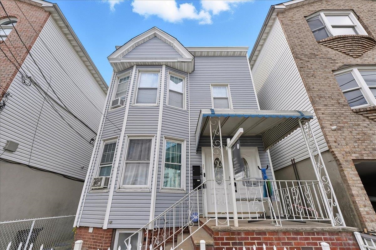 333 CLAREMONT AVE Unit: 1