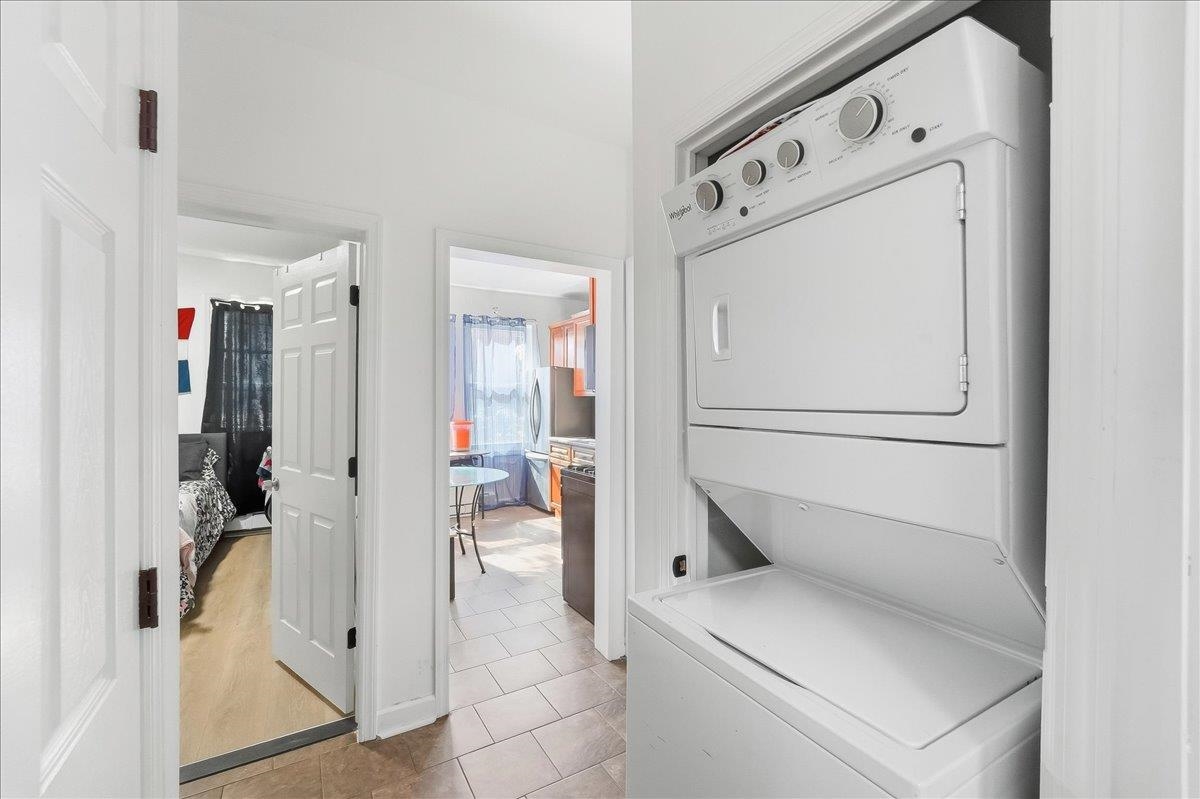 333 CLAREMONT AVE Unit: 1