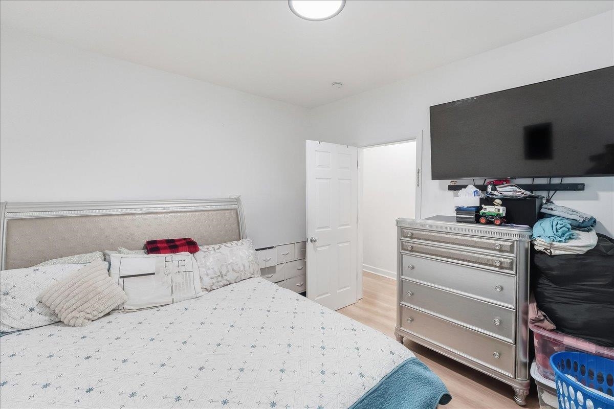 333 CLAREMONT AVE Unit: 1