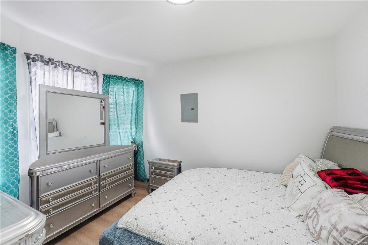 333 CLAREMONT AVE Unit: 1