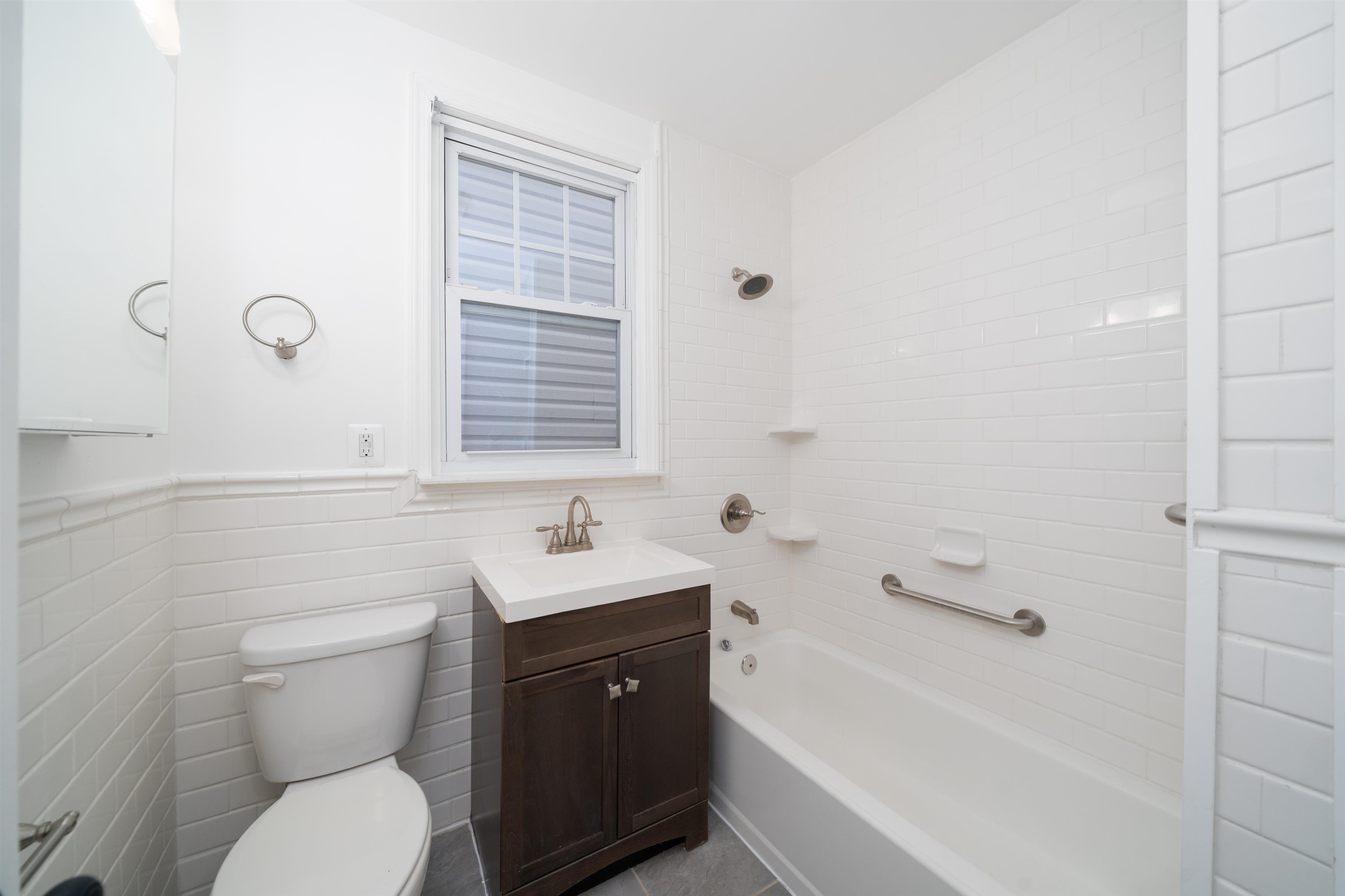 333 CLAREMONT AVE Unit: 1