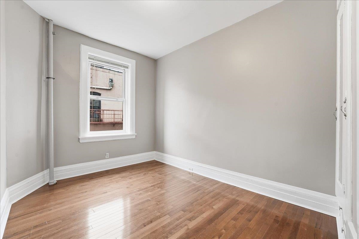 134 CLIFTON PL Unit: 5