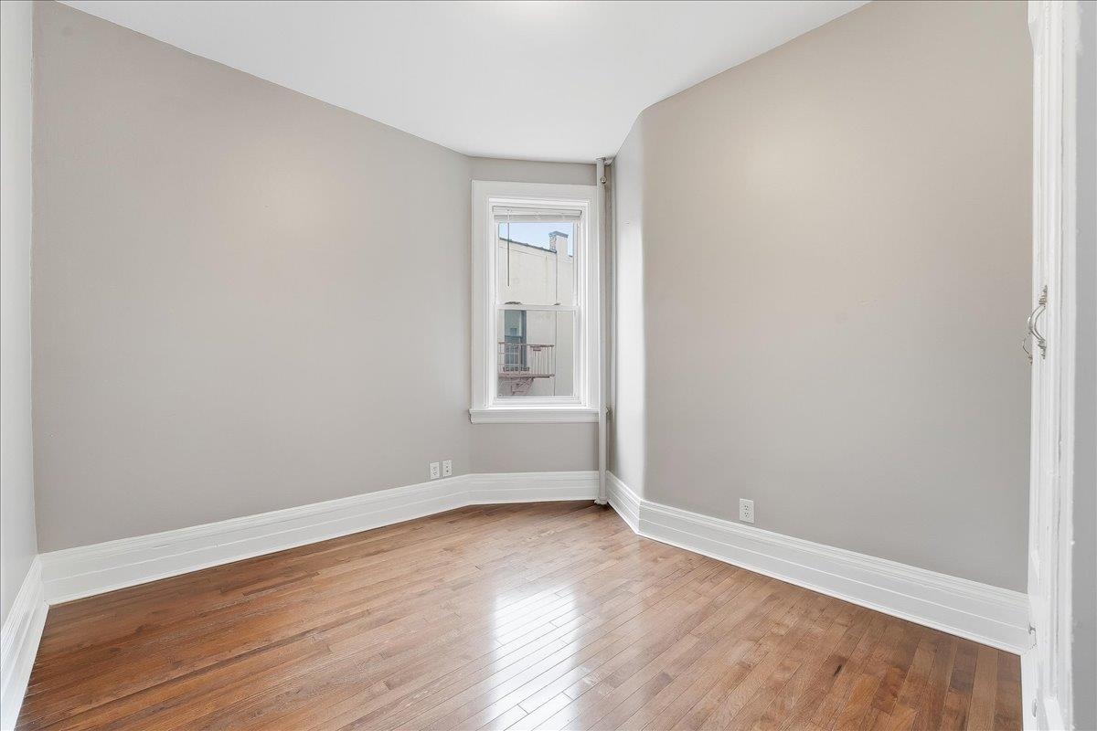134 CLIFTON PL Unit: 5