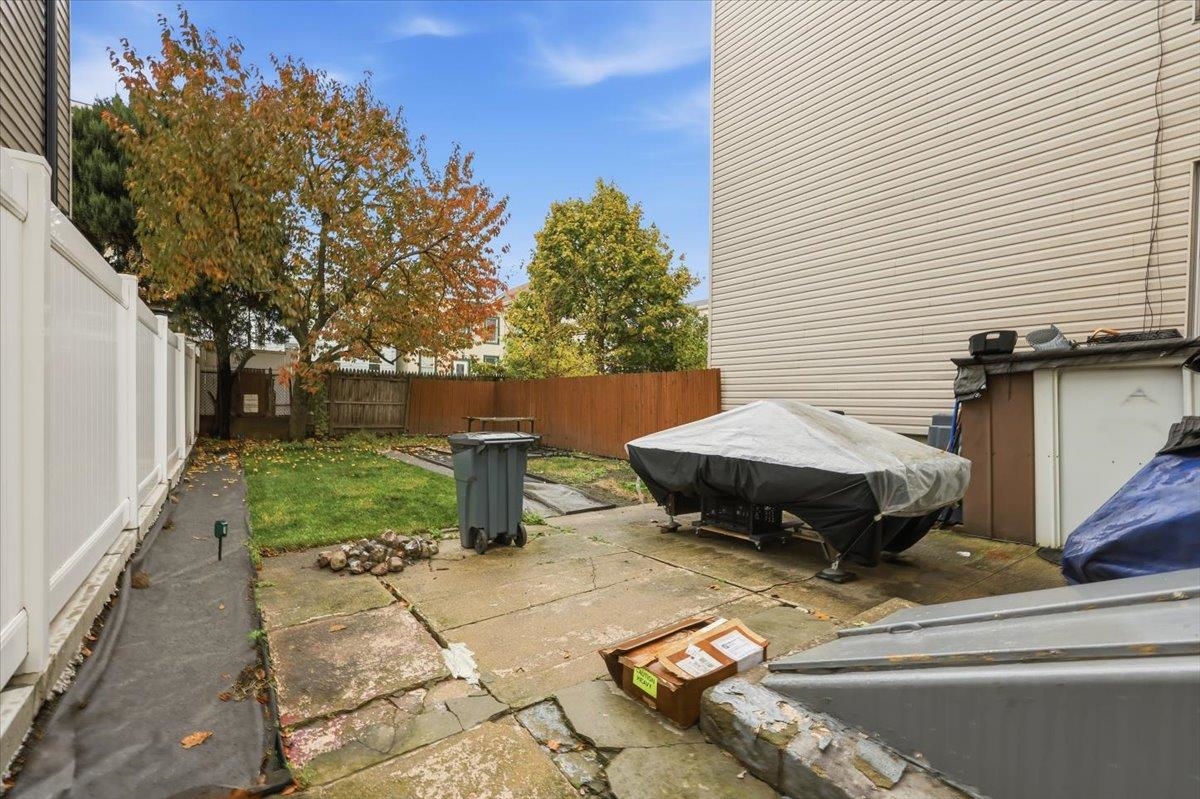 132 THORNE ST Unit: 2