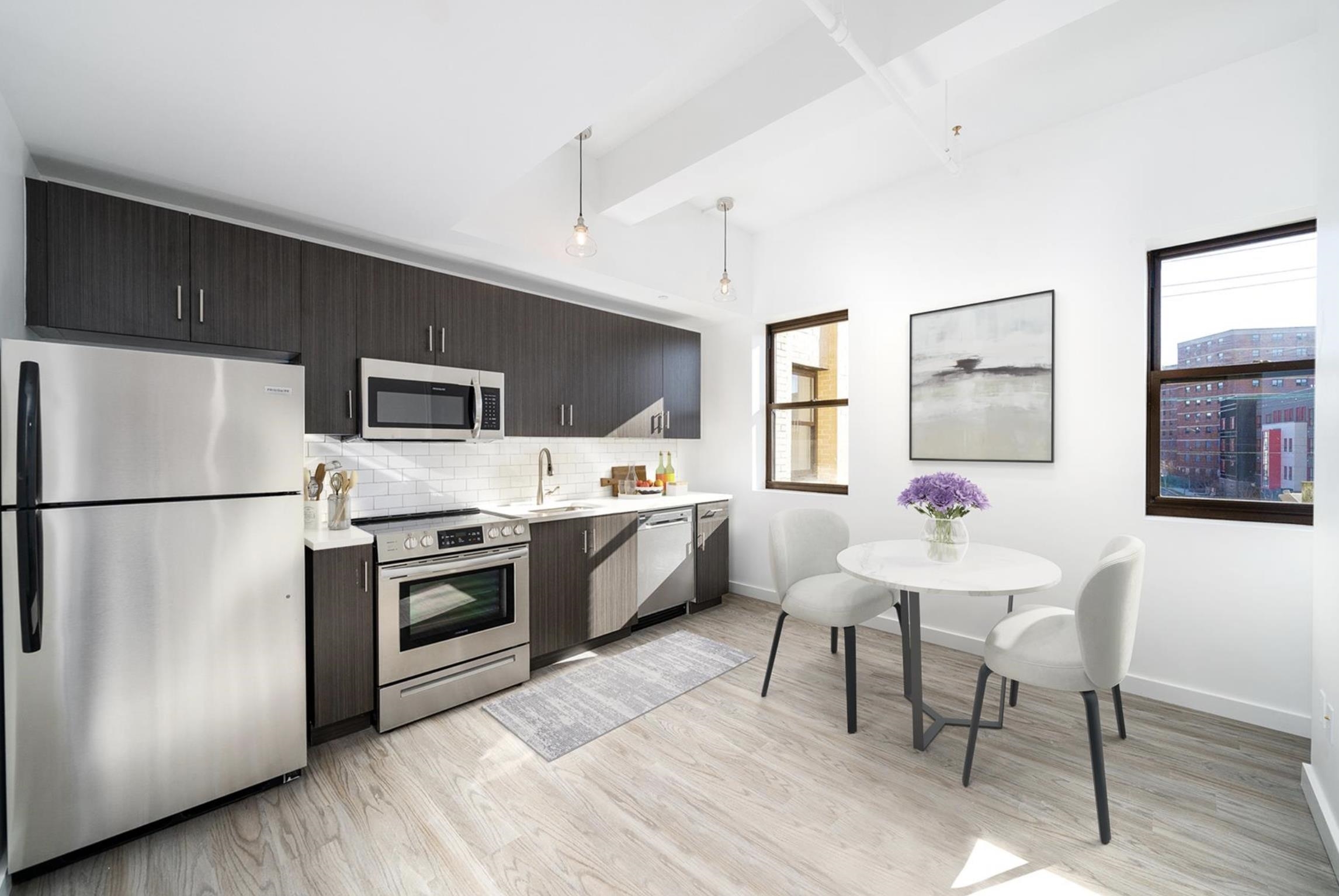 201 CORNELISON AVE Unit: 303