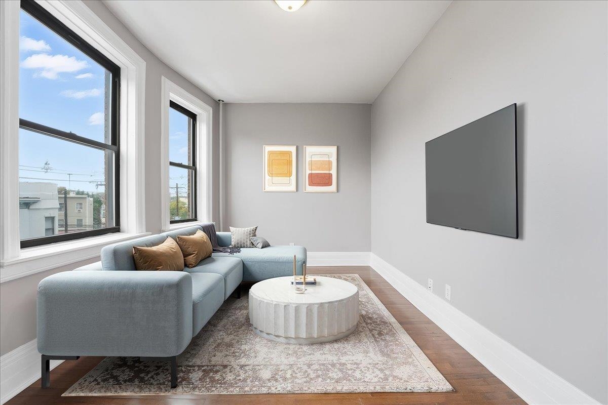 134 CLIFTON PL Unit: 5