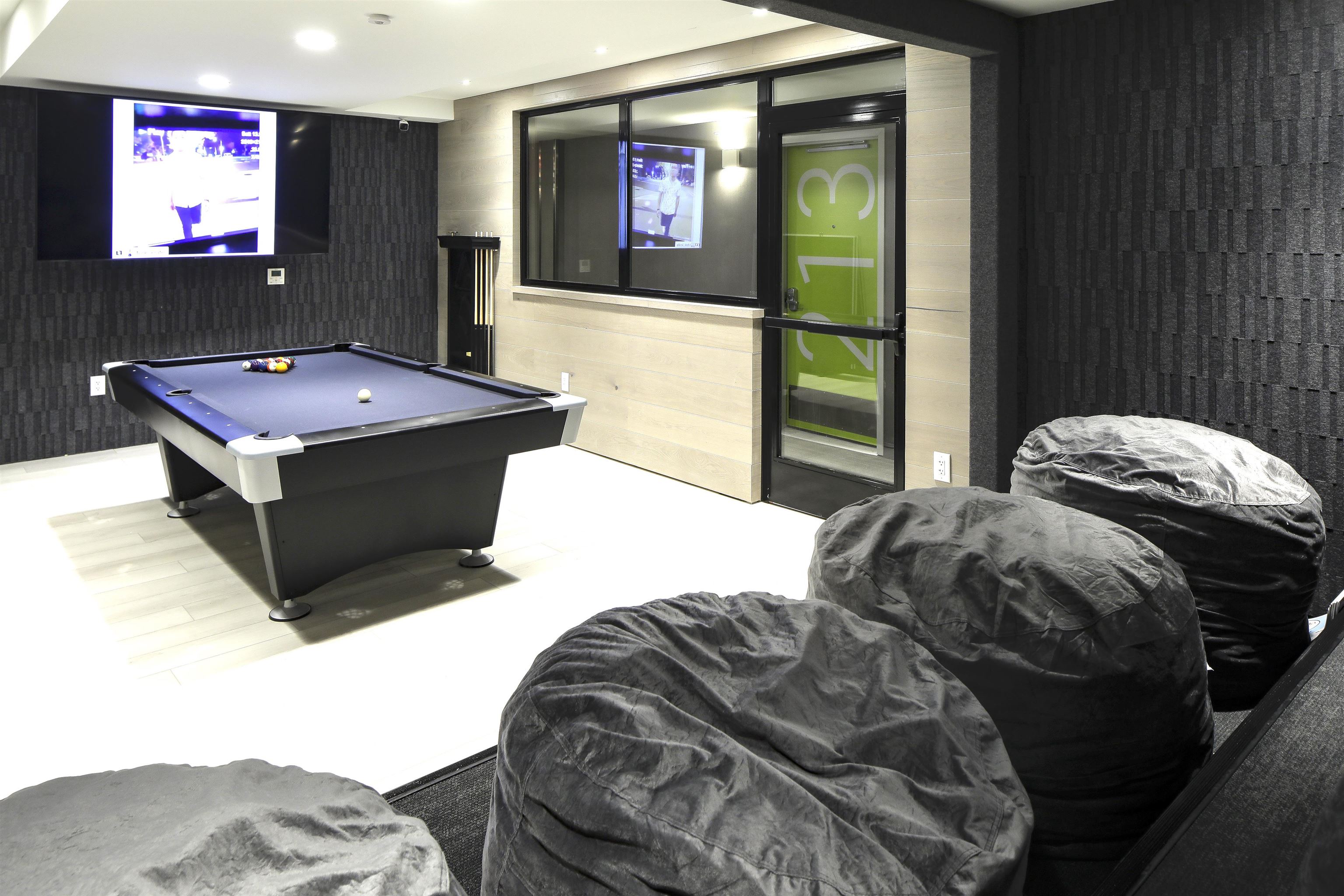 190 ACADEMY ST Unit: 402