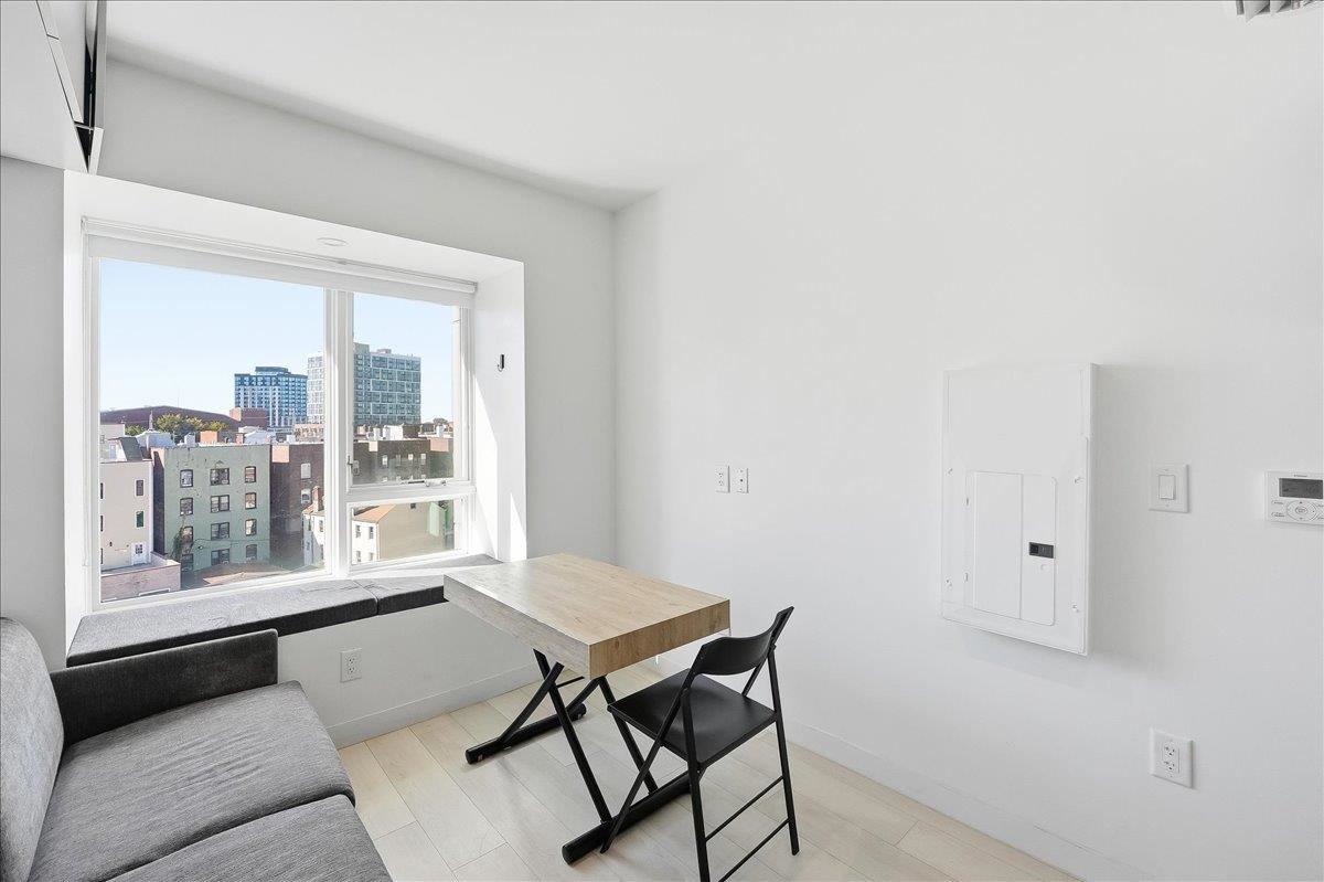 190 ACADEMY ST Unit: 608