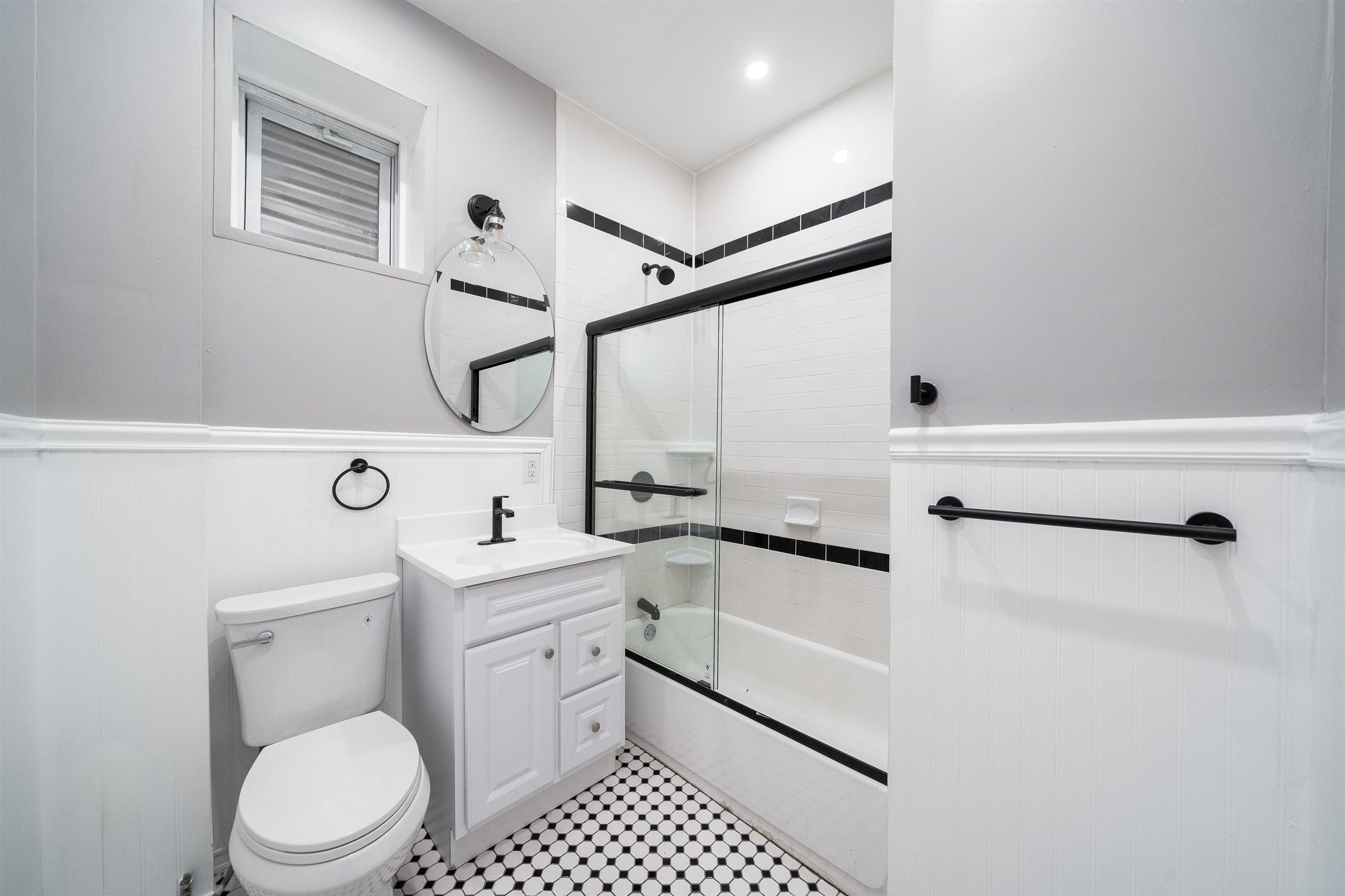 282 WHITON ST Unit: 2