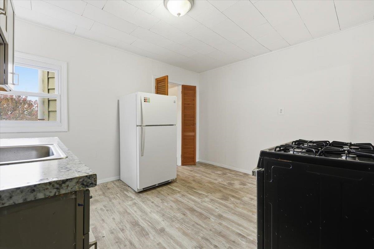 132 THORNE ST Unit: 2