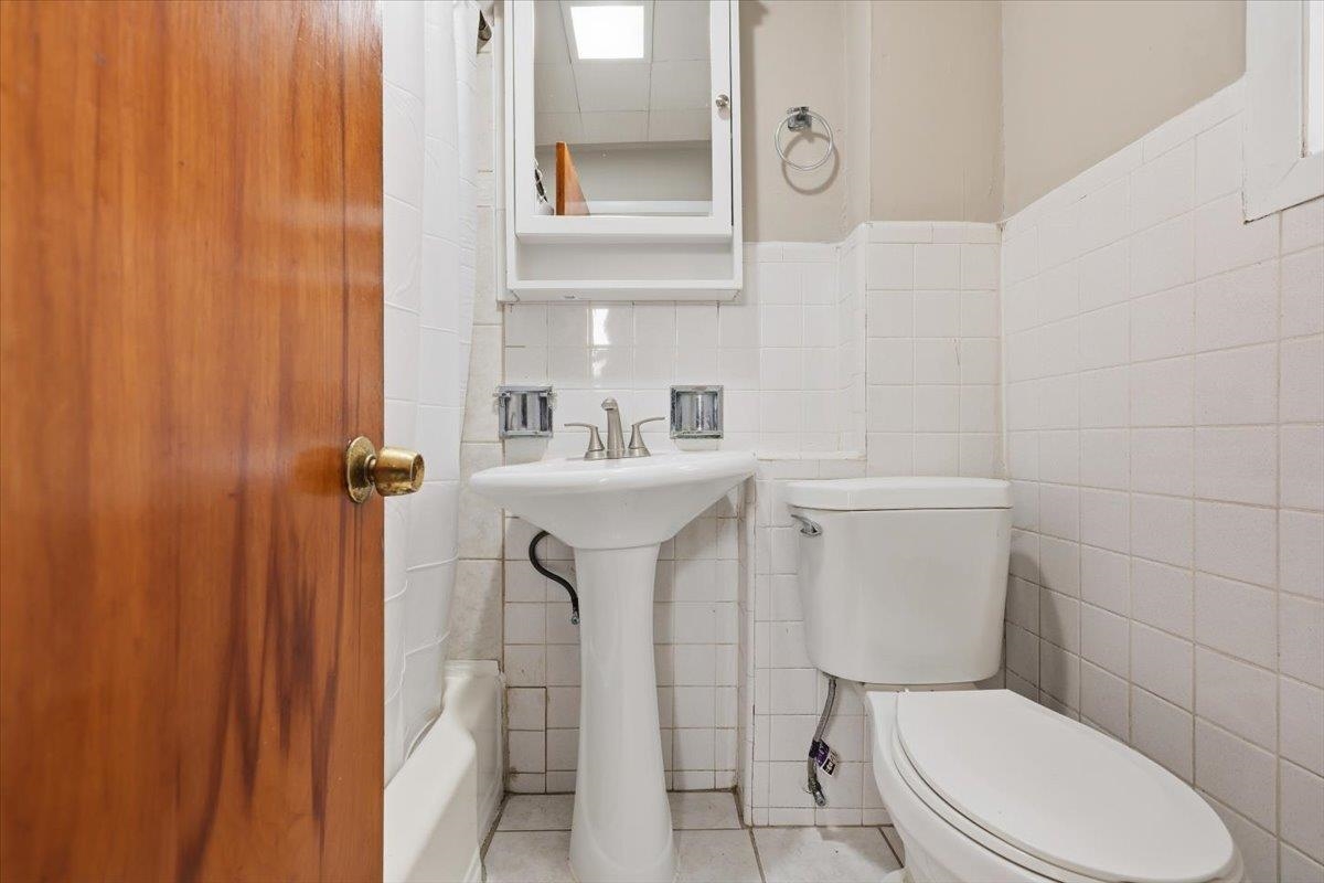 132 THORNE ST Unit: 2