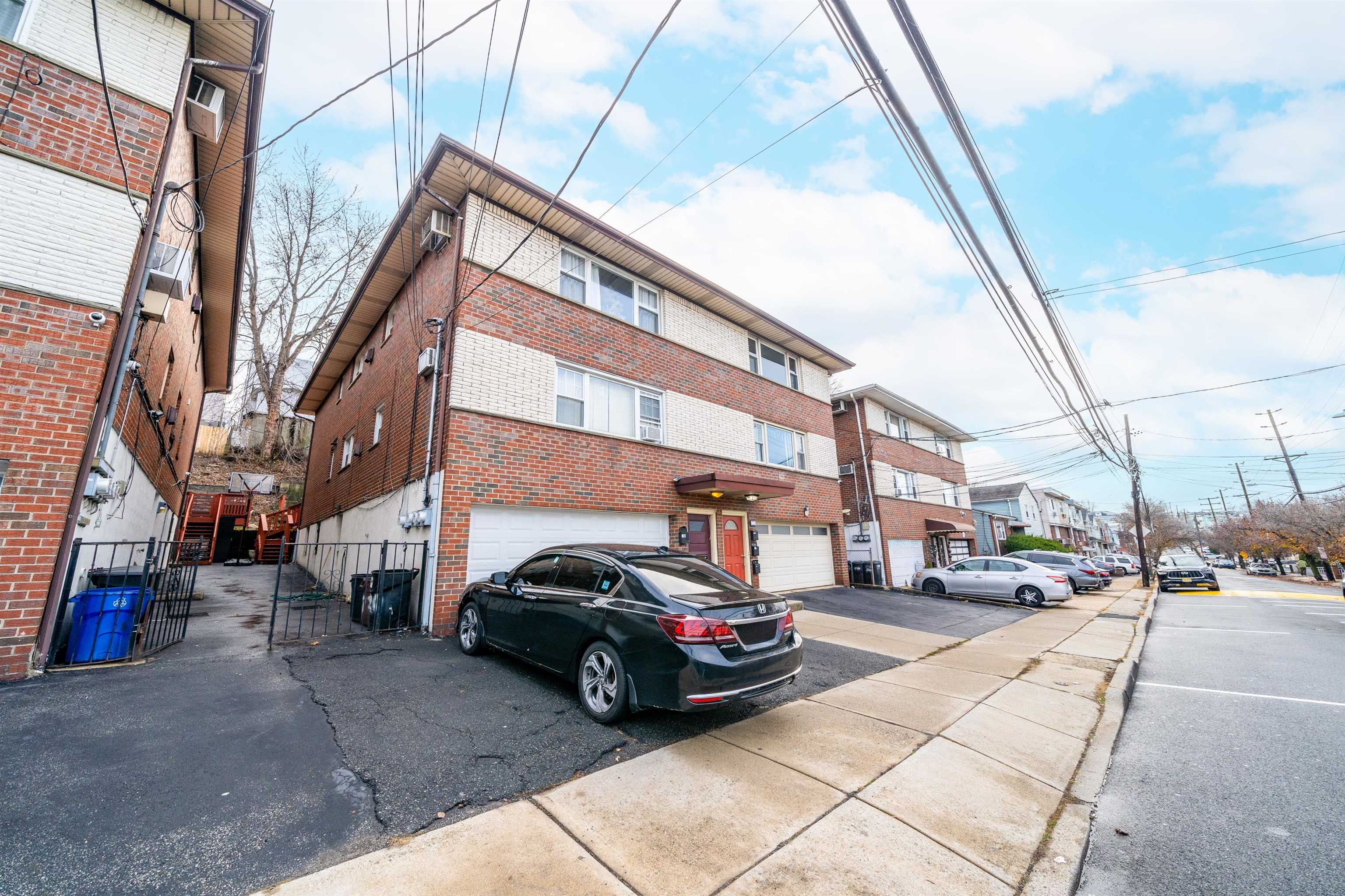 720 LIBERTY AVE Unit: 1